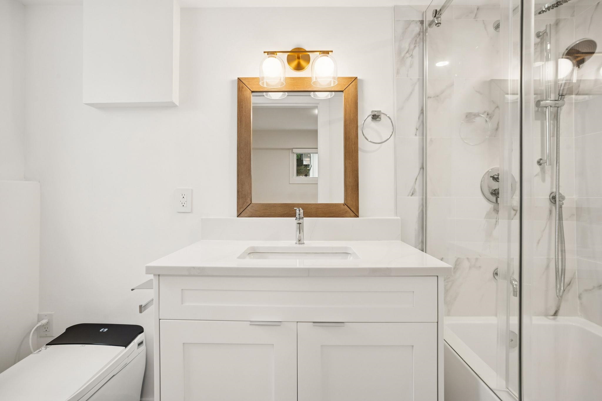 15962 NORTH BLUFF ROAD, White Rock