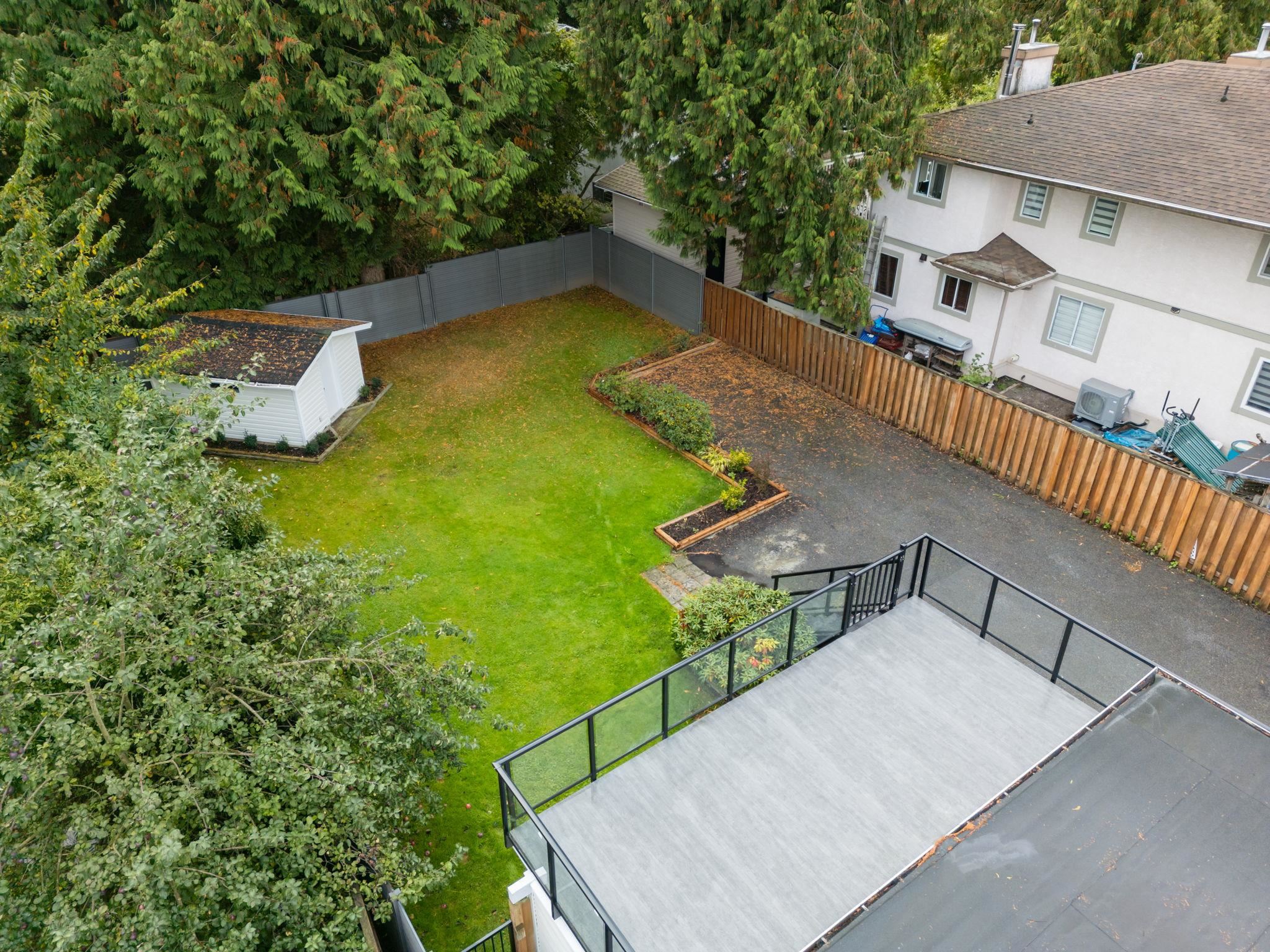 15962 NORTH BLUFF ROAD, White Rock