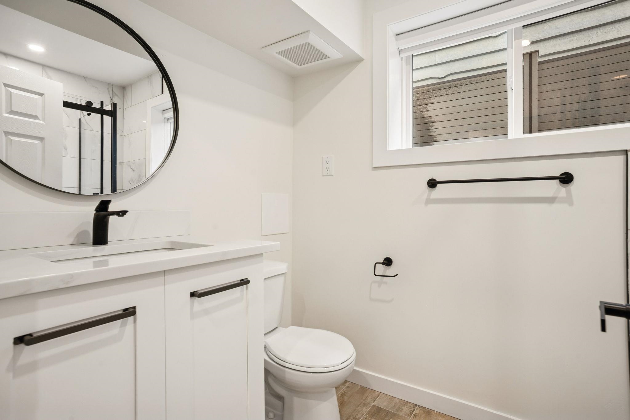 15962 NORTH BLUFF ROAD, White Rock