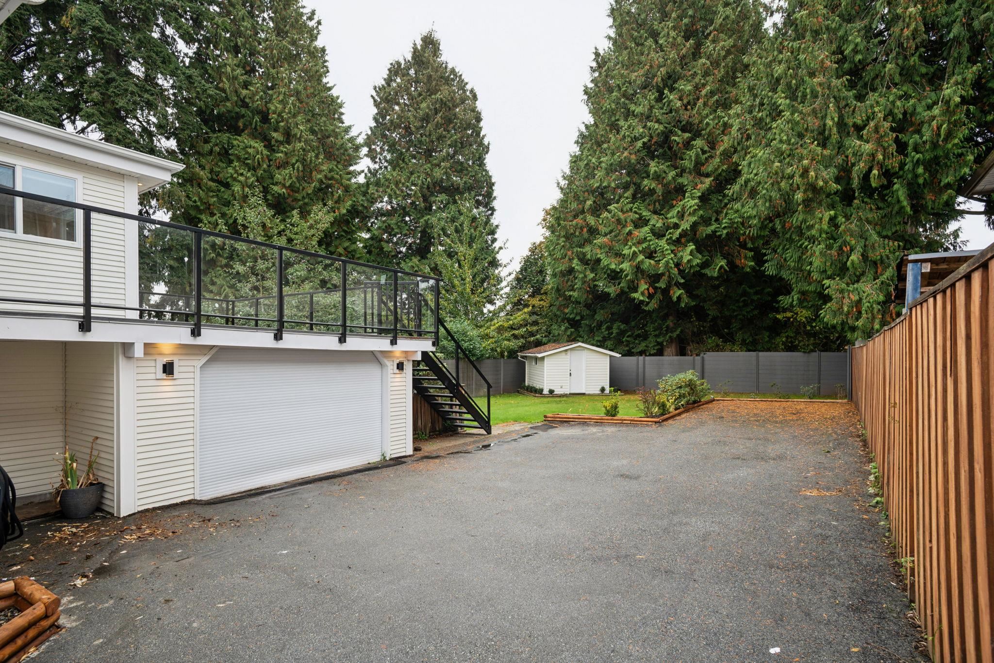 15962 NORTH BLUFF ROAD, White Rock