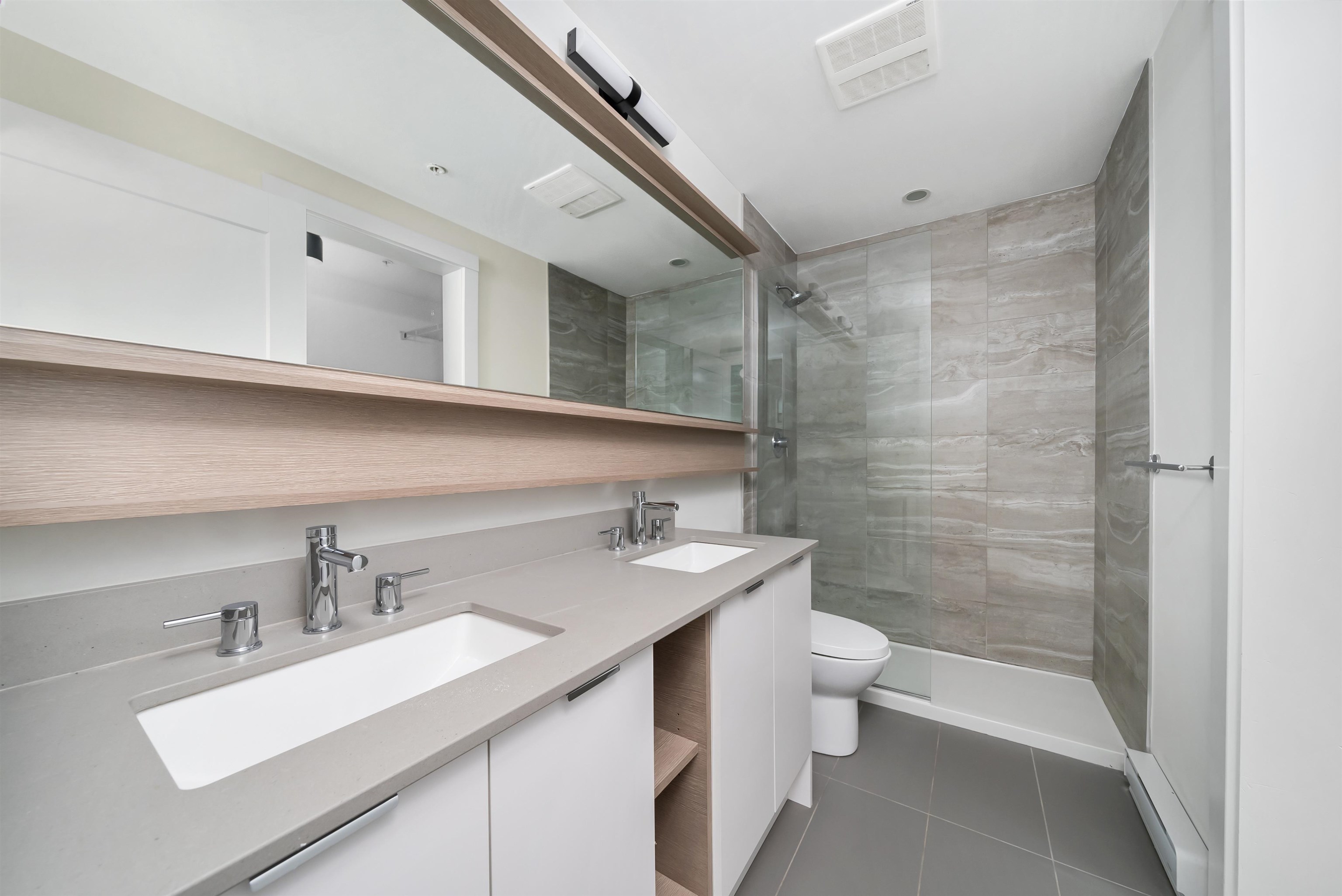 318 2493 MONTROSE AVENUE, Abbotsford Unit: 318