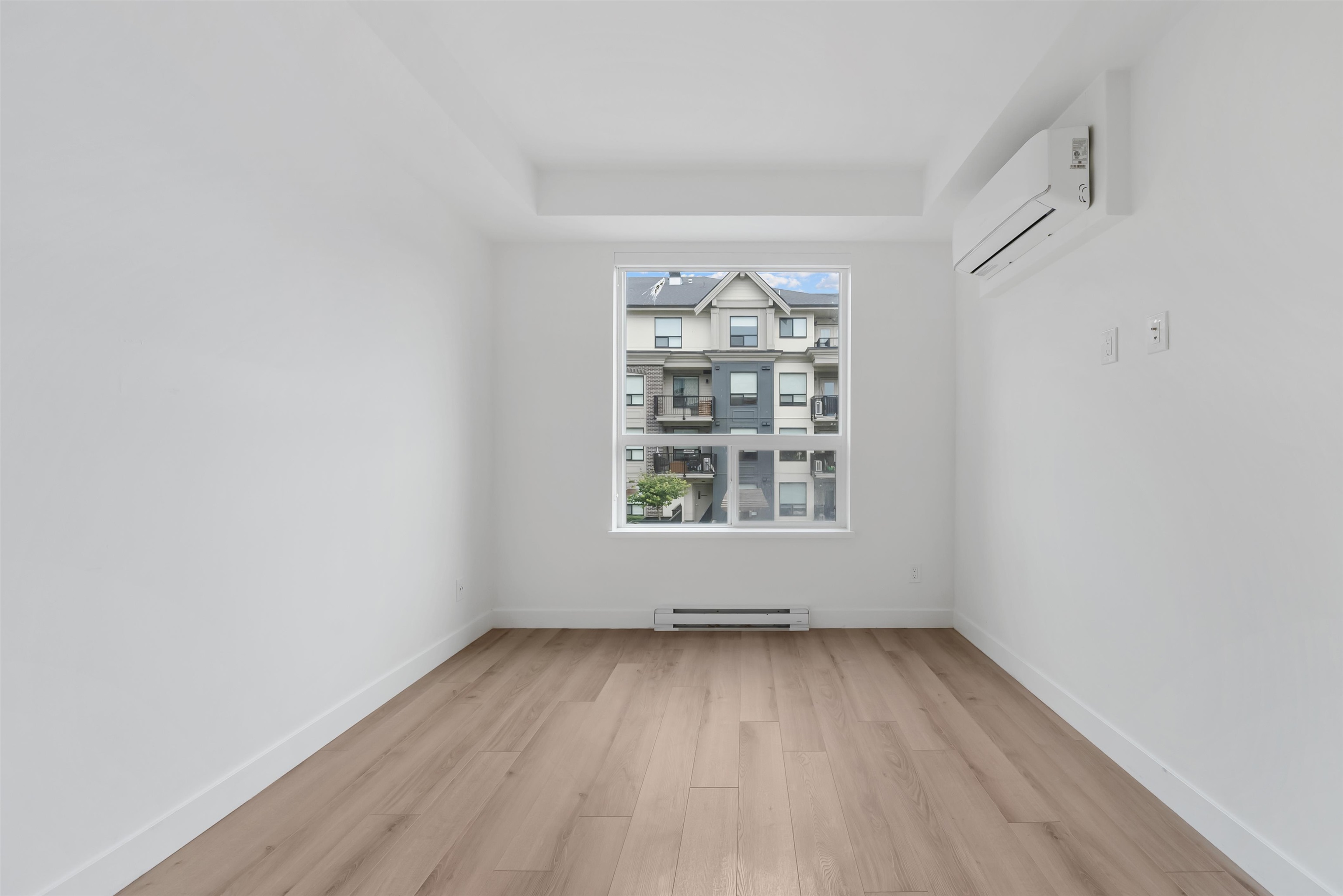 318 2493 MONTROSE AVENUE, Abbotsford Unit: 318