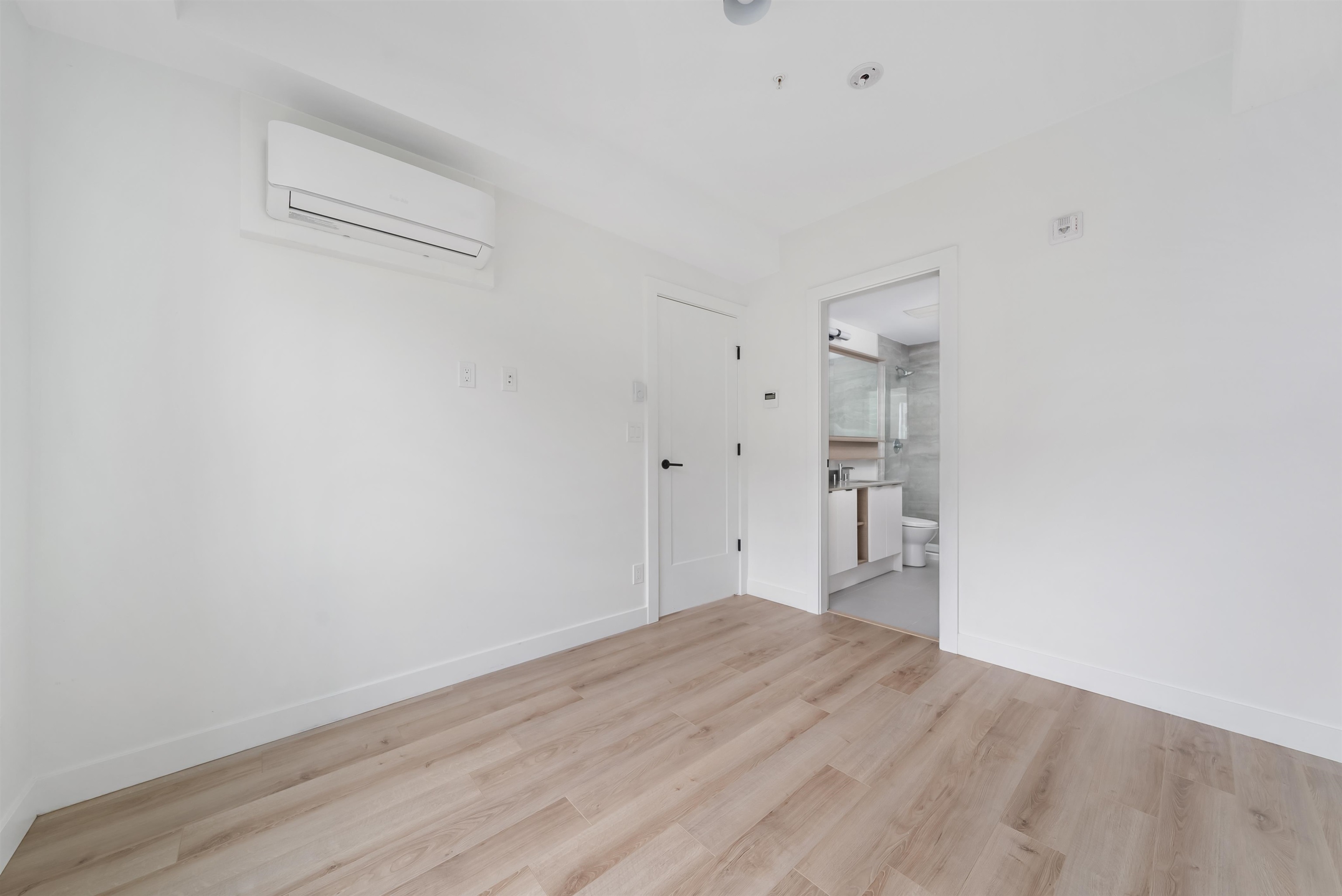 318 2493 MONTROSE AVENUE, Abbotsford Unit: 318