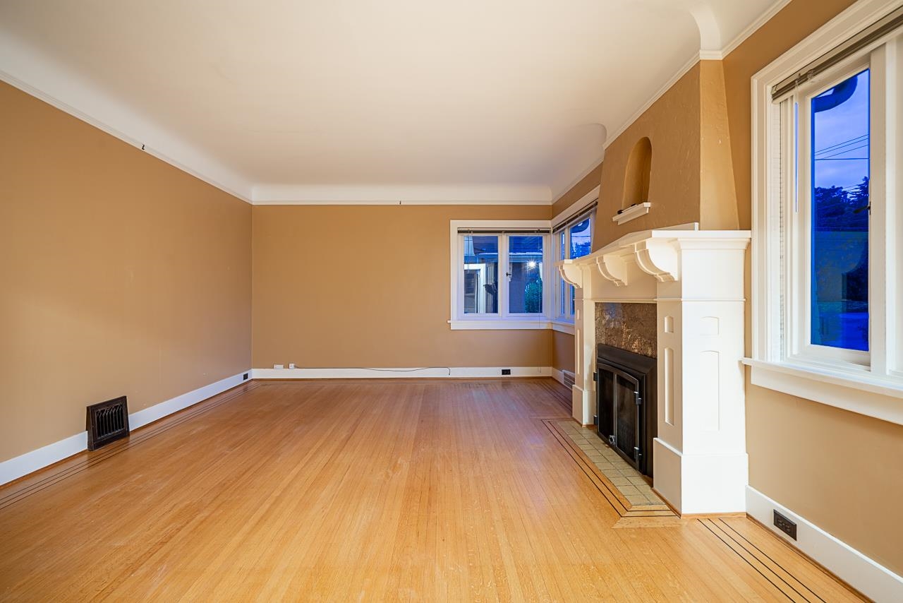 310 ASH STREET, New Westminster