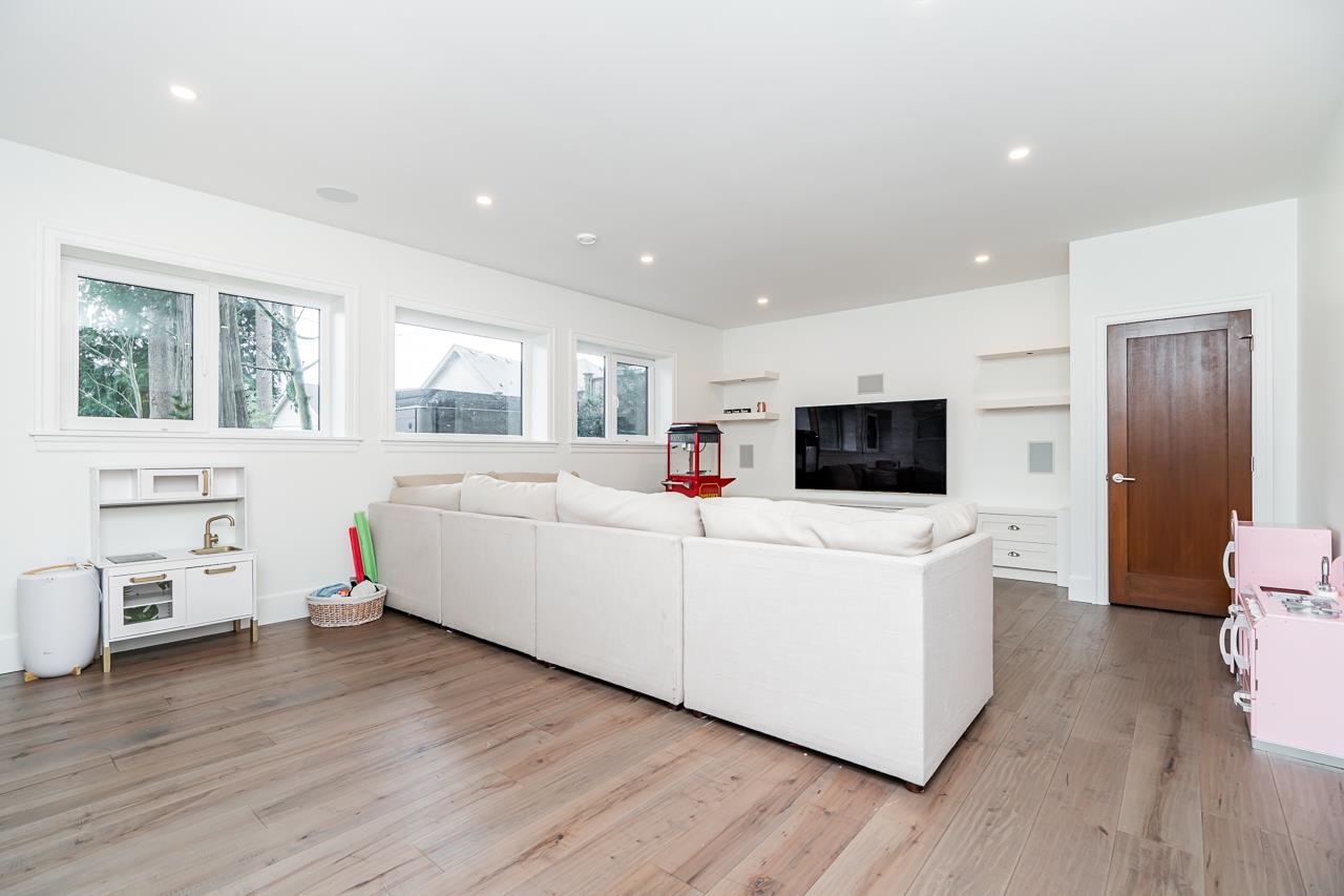 15777 WILLS BROOK WAY, Surrey