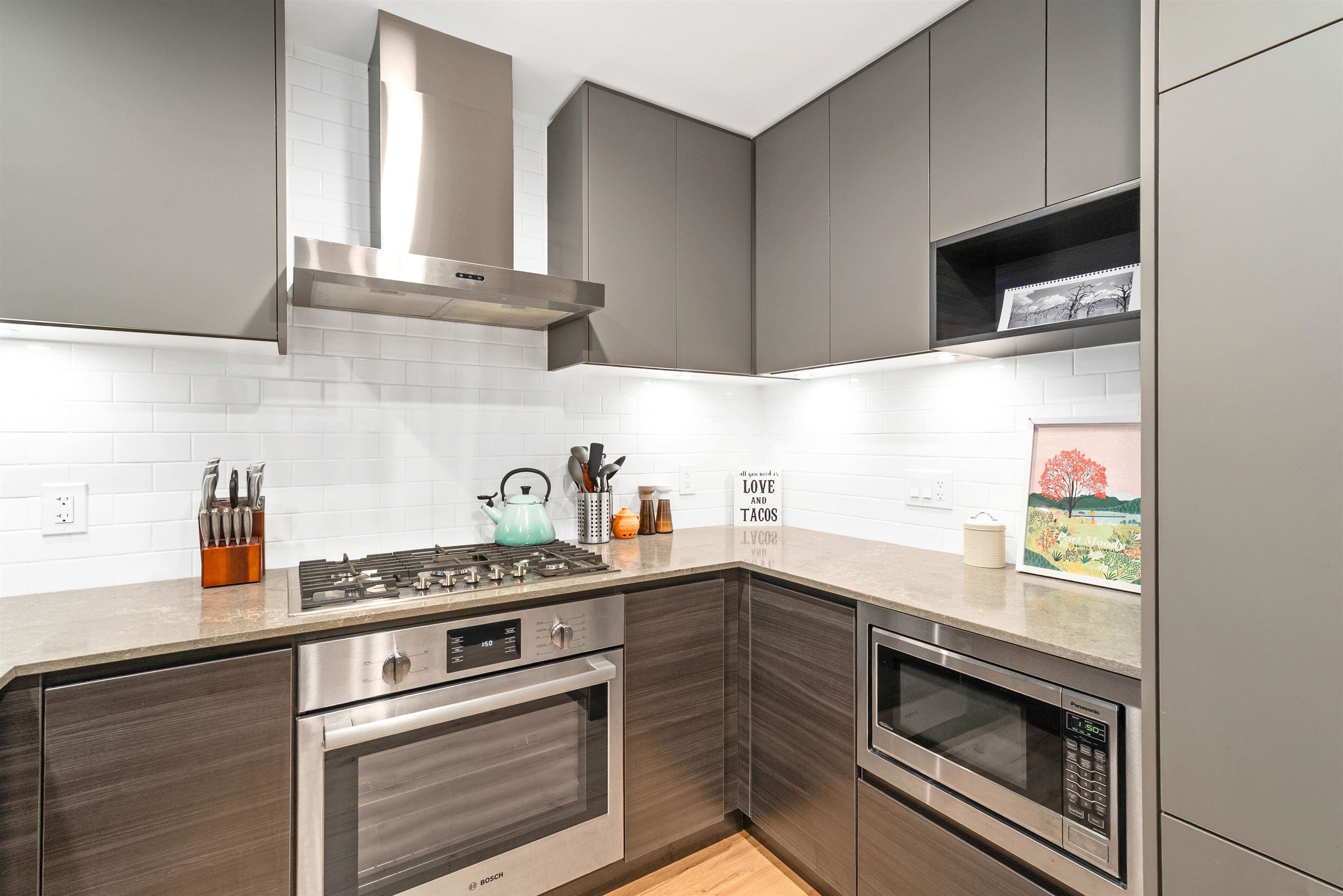 237 55 KLAHANIE DRIVE, Port Moody Unit: 237