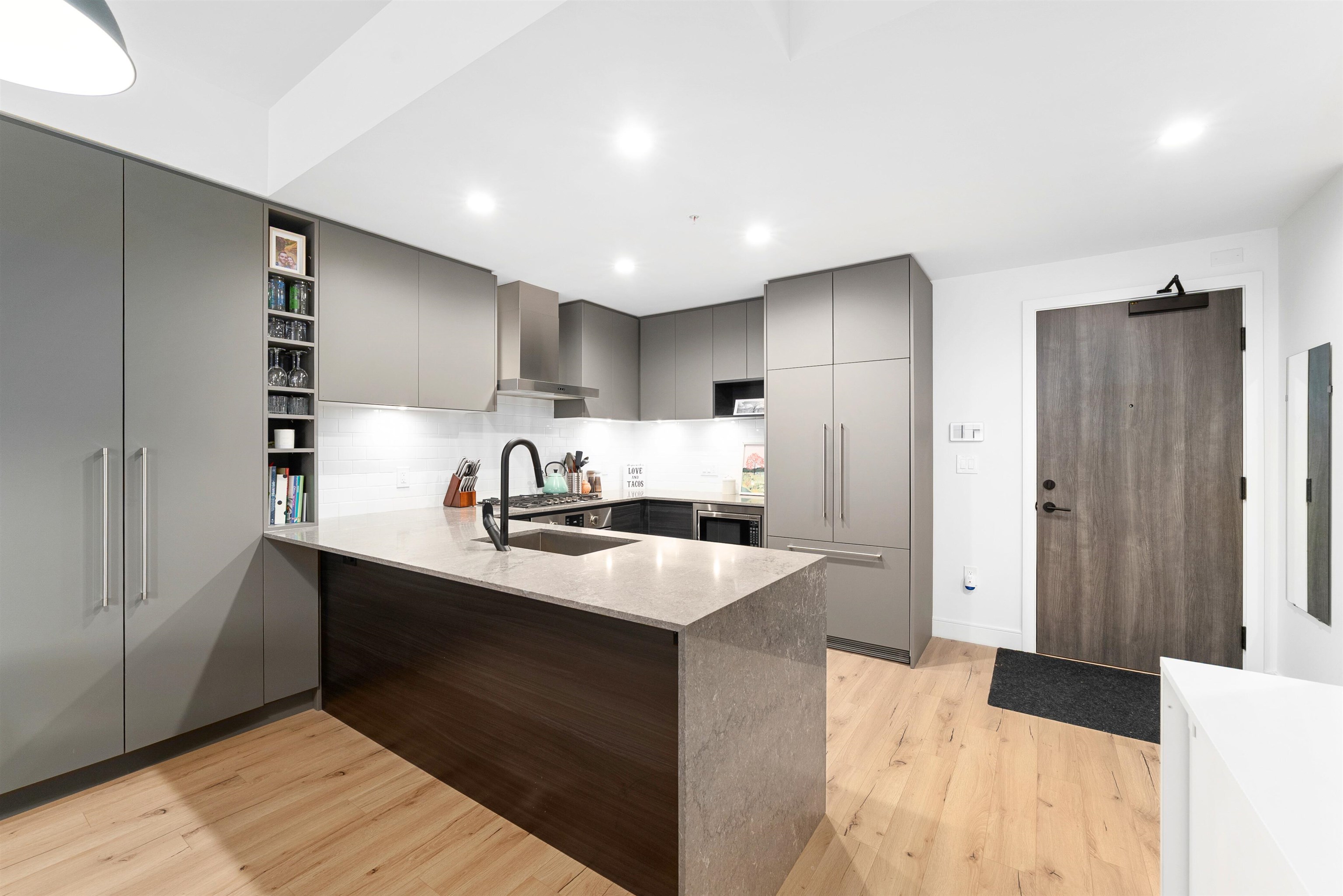 237 55 KLAHANIE DRIVE, Port Moody Unit: 237