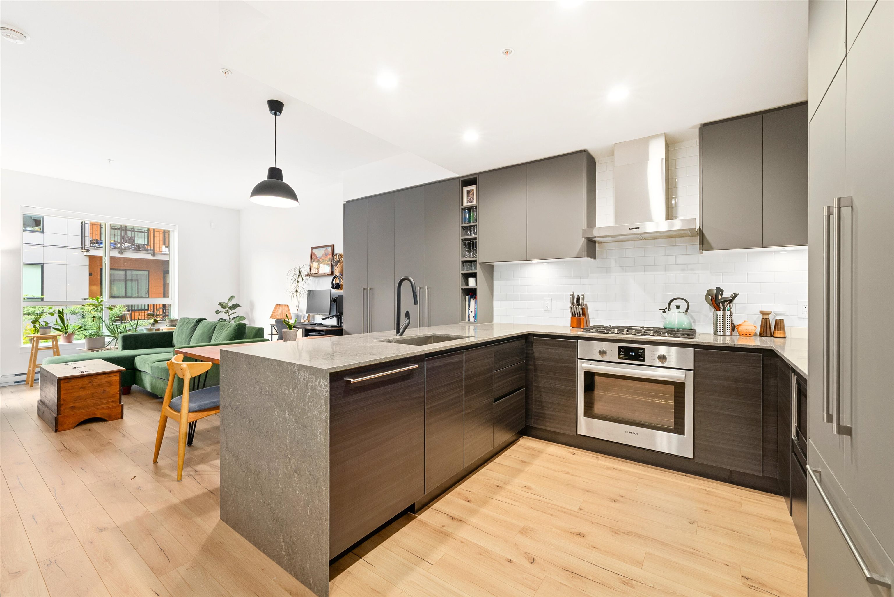 237 55 KLAHANIE DRIVE, Port Moody Unit: 237