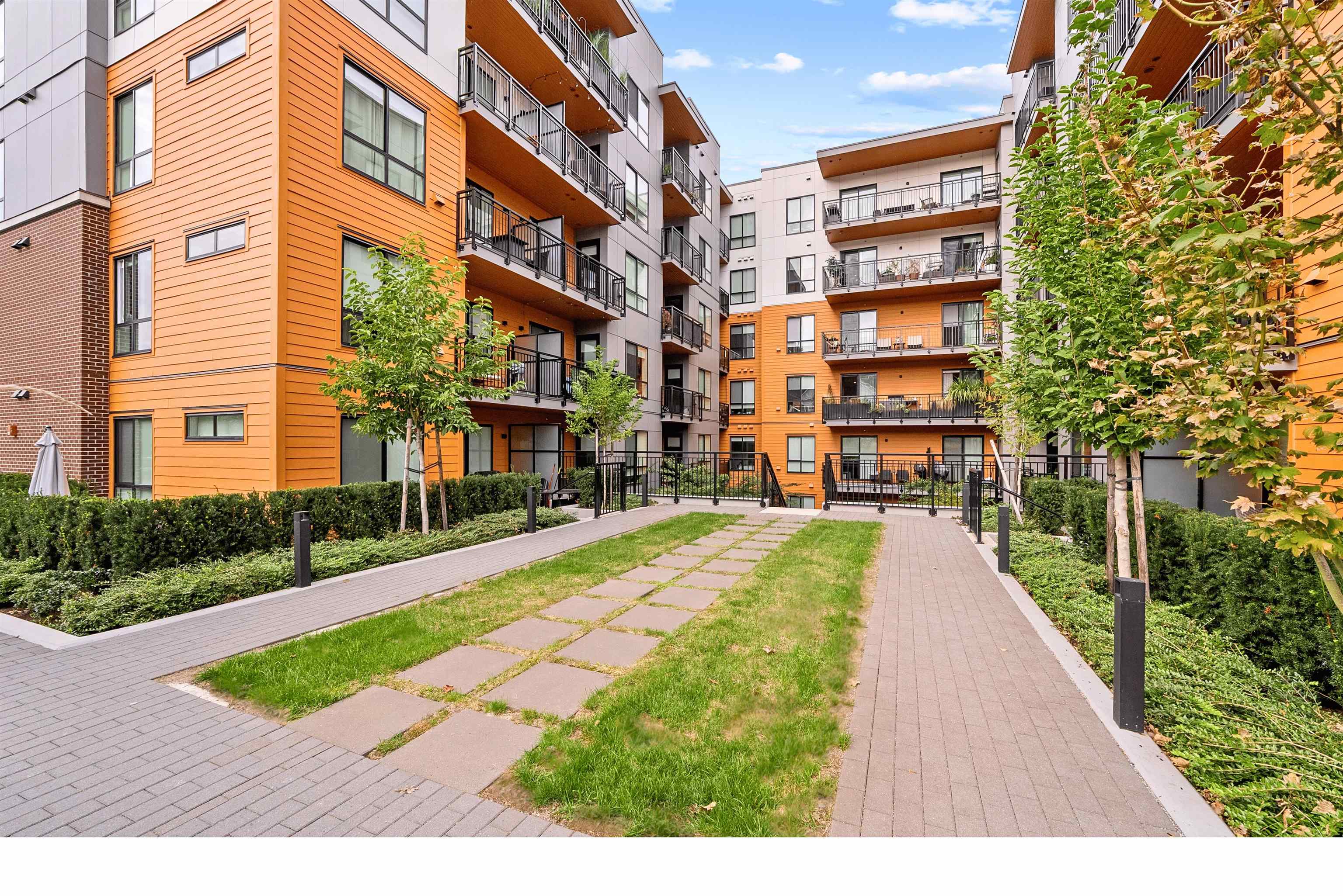 237 55 KLAHANIE DRIVE, Port Moody Unit: 237