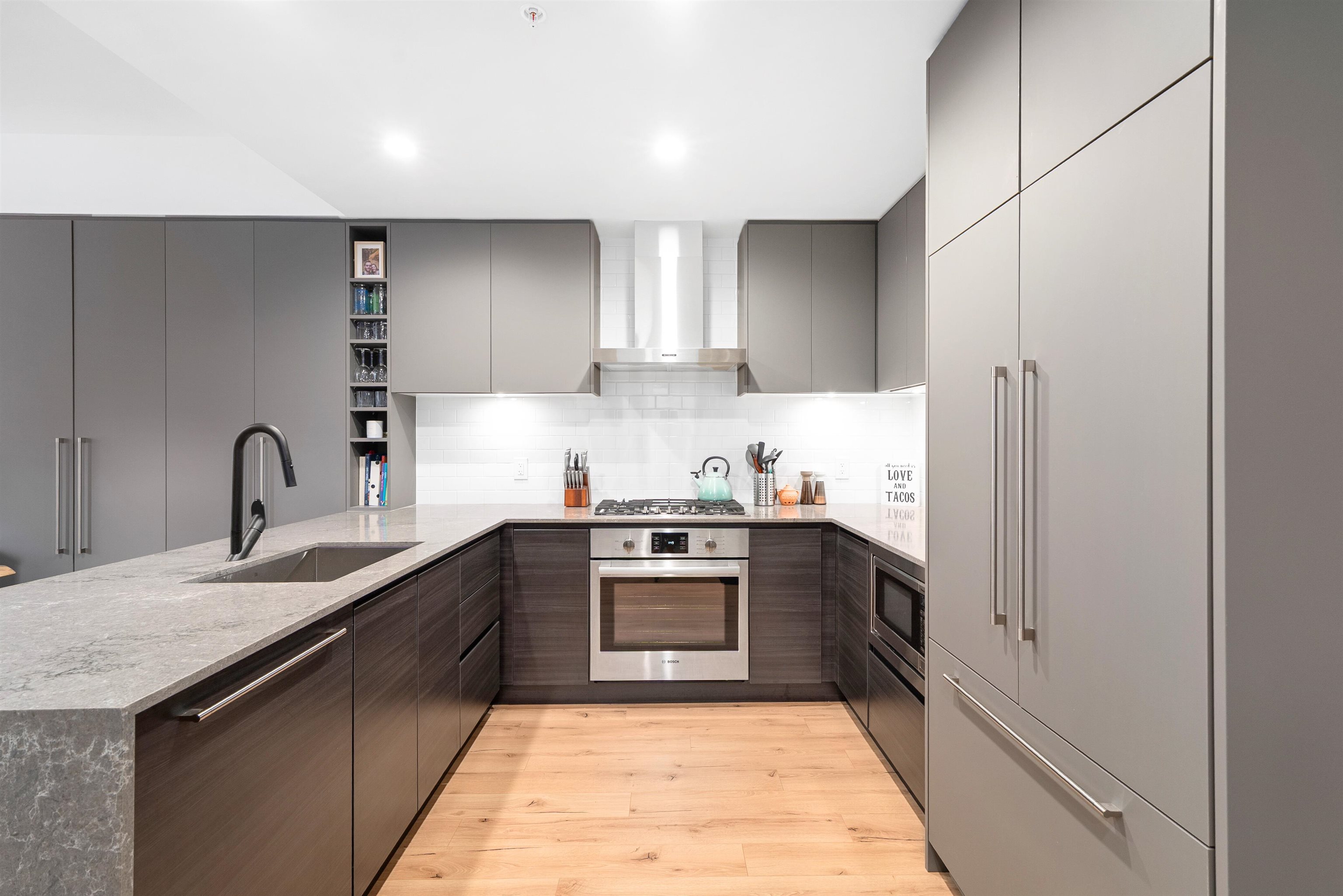 237 55 KLAHANIE DRIVE, Port Moody Unit: 237