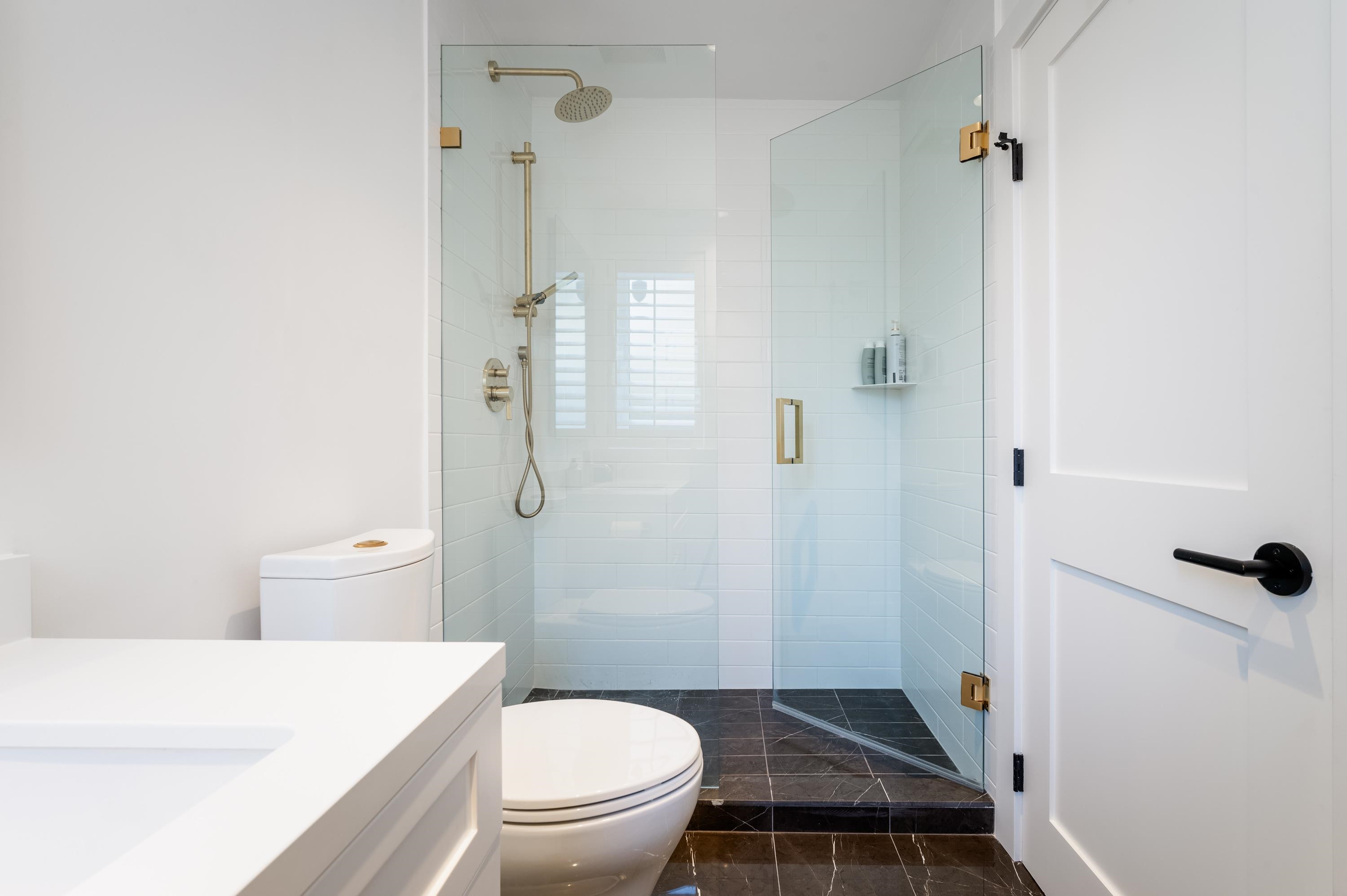 2040 W 58TH AVENUE, Vancouver