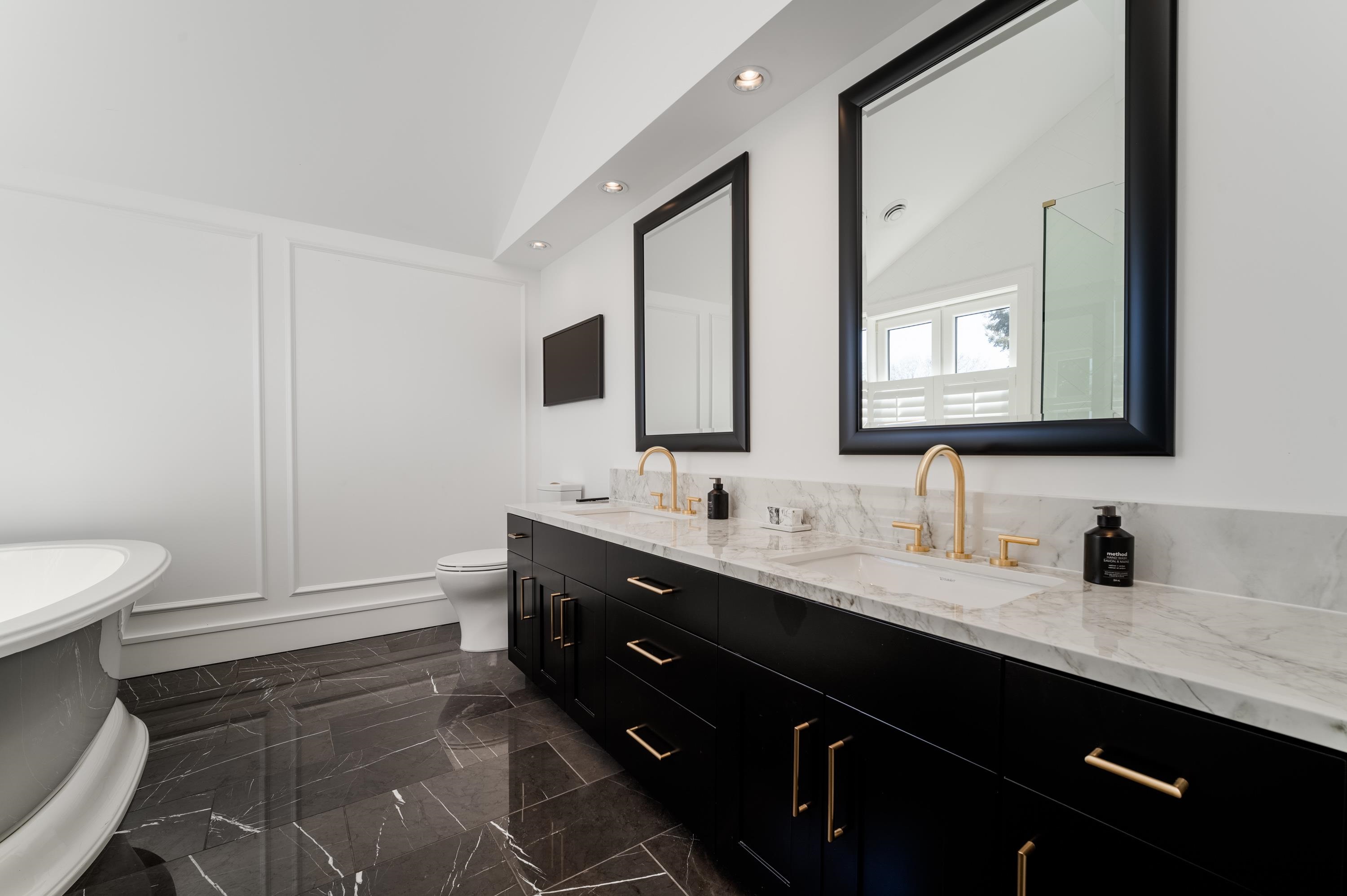 2040 W 58TH AVENUE, Vancouver