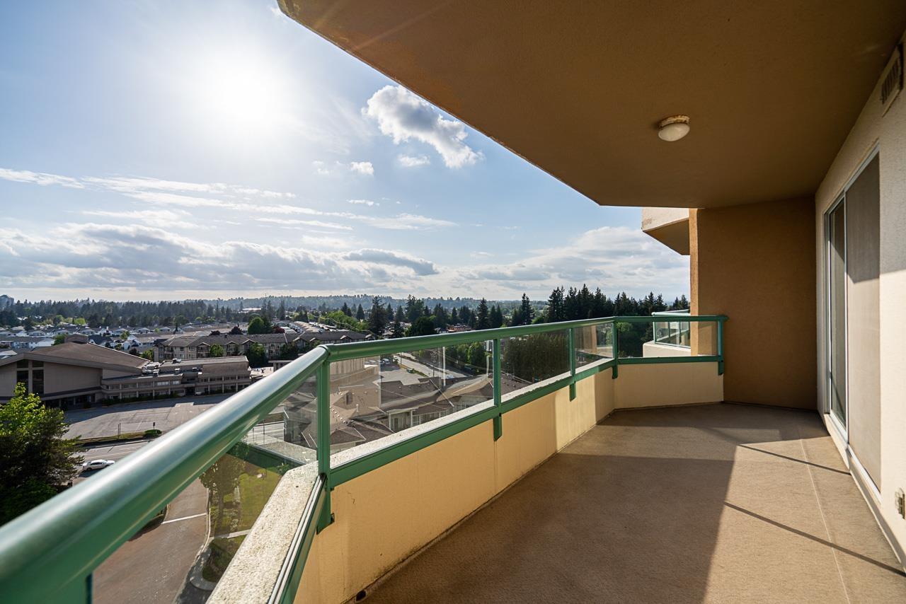 1403 3190 GLADWIN ROAD Unit: 1403