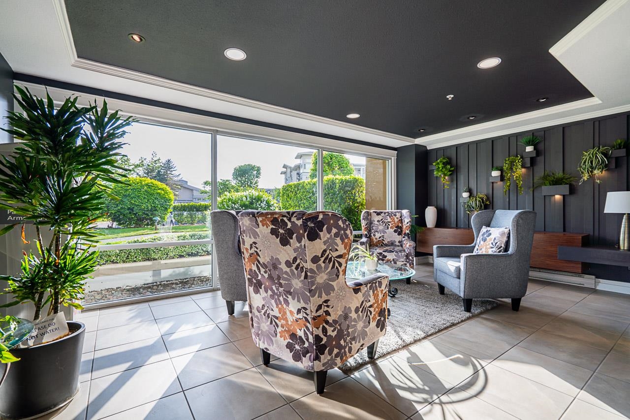 1403 3190 GLADWIN ROAD Unit: 1403