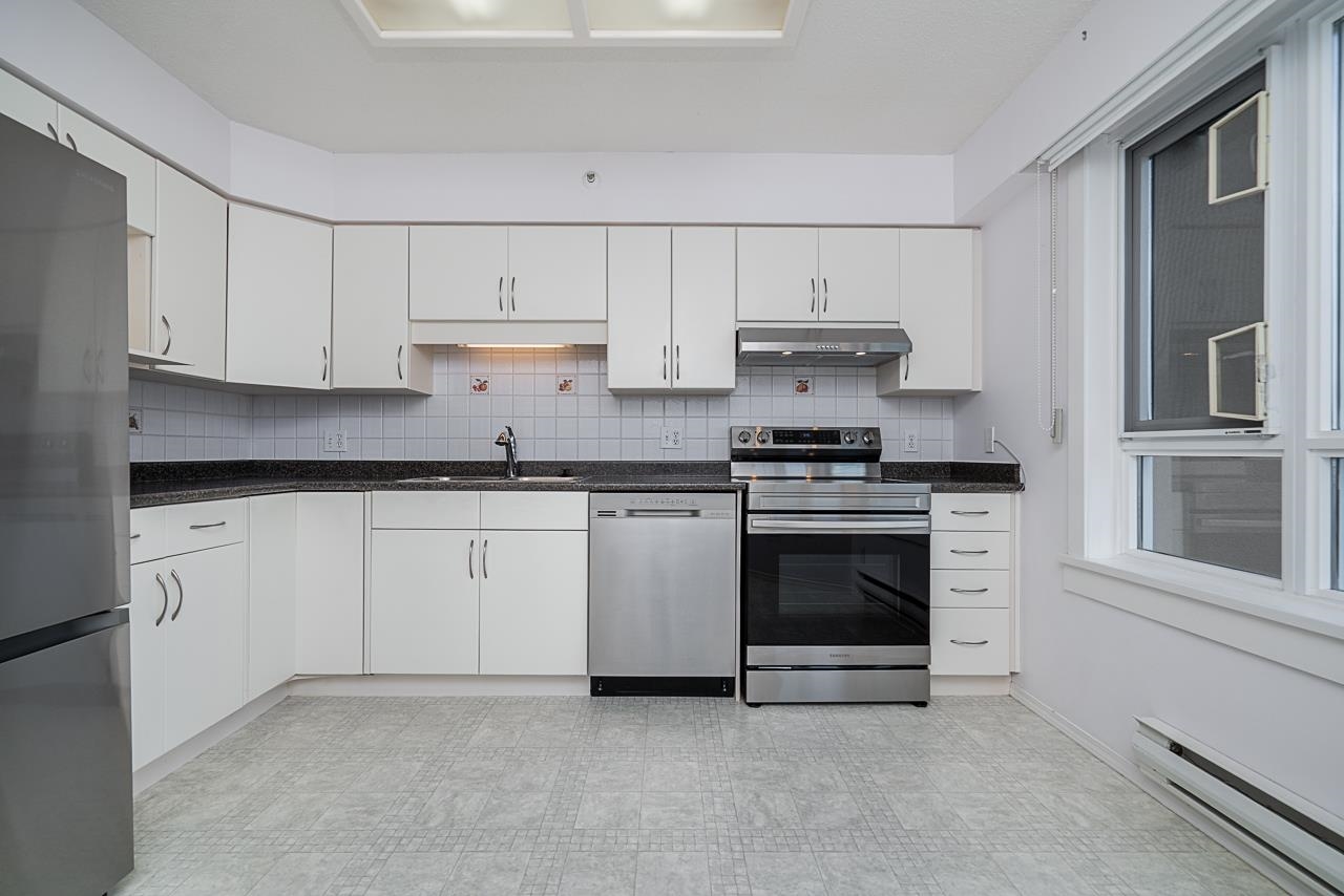 1403 3190 GLADWIN ROAD Unit: 1403