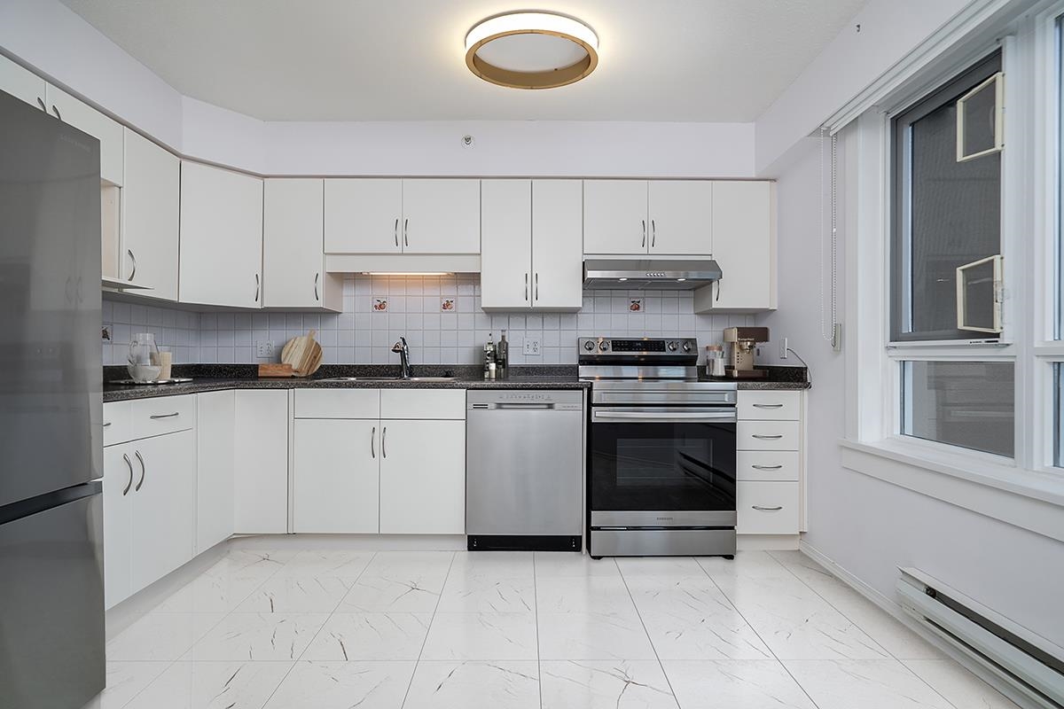 1403 3190 GLADWIN ROAD Unit: 1403