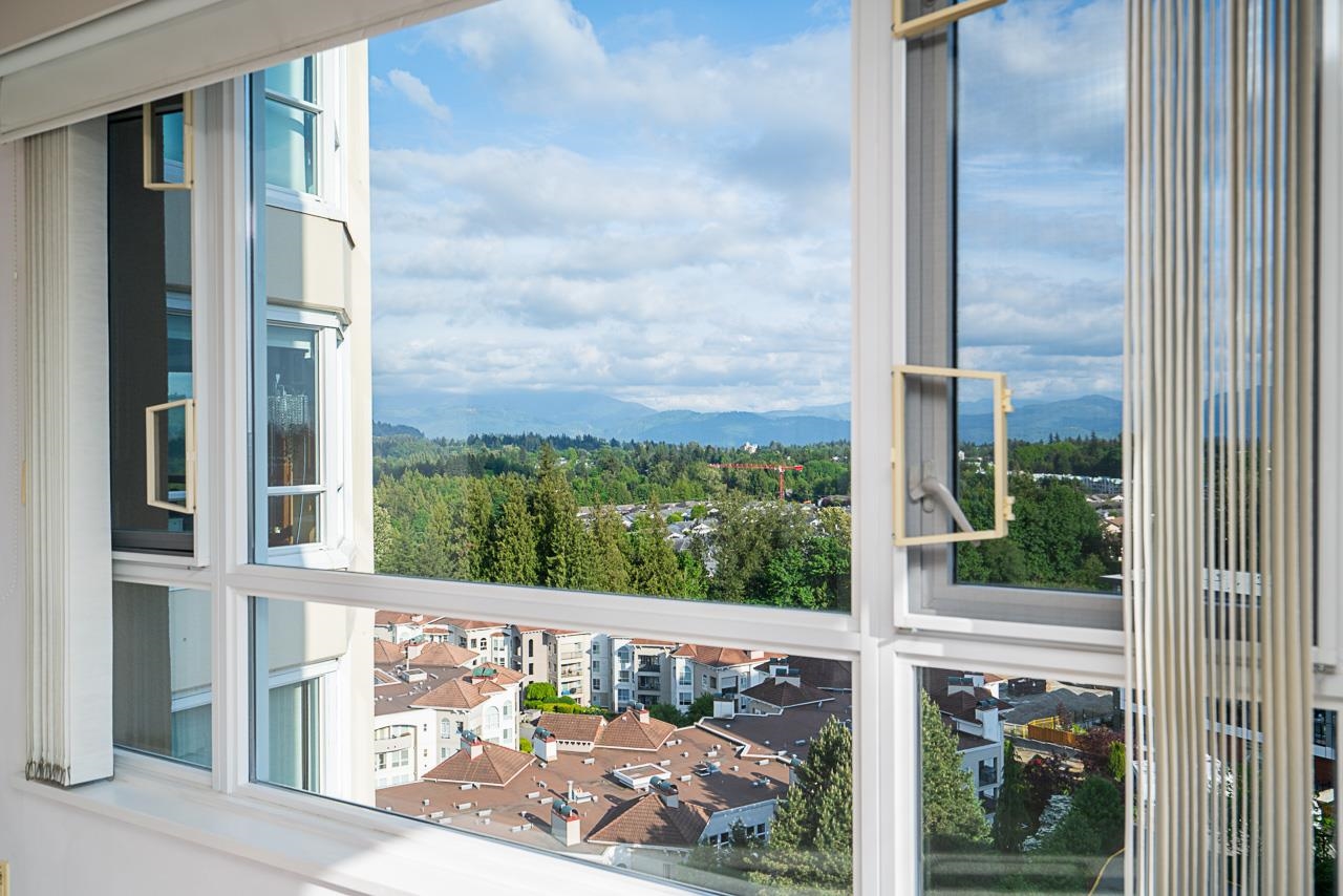 1403 3190 GLADWIN ROAD Unit: 1403