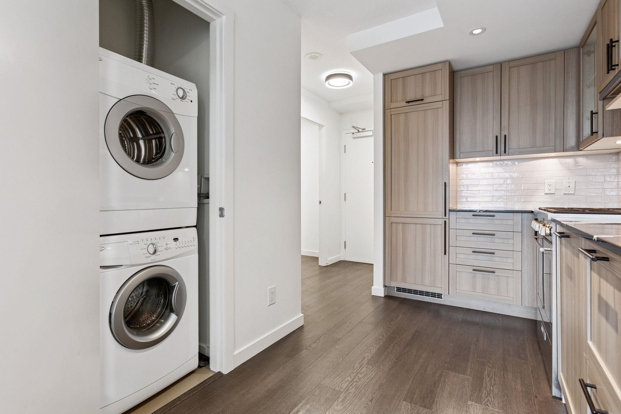 2003 5515 BOUNDARY ROAD Unit: 2003