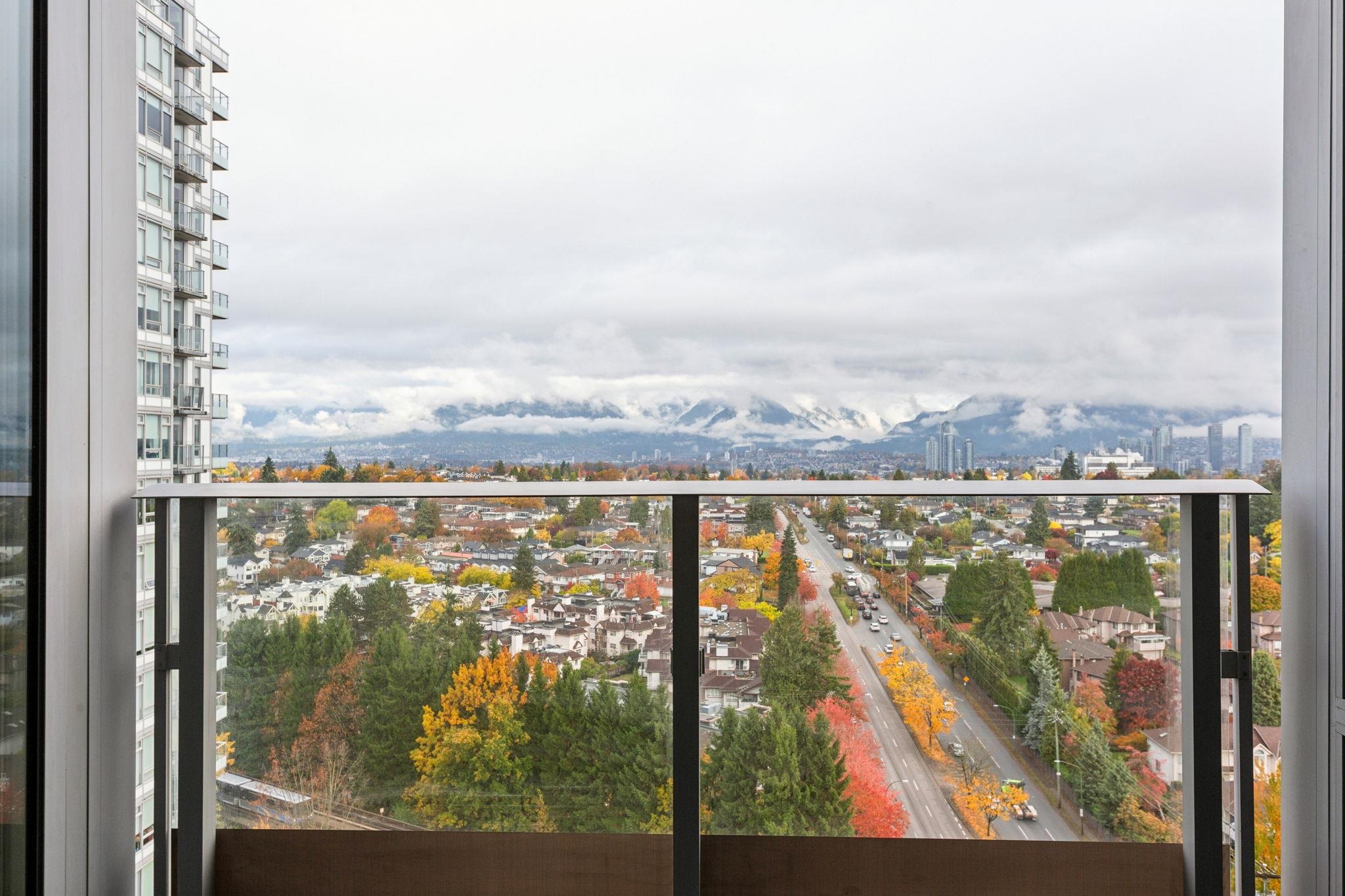 2003 5515 BOUNDARY ROAD Unit: 2003