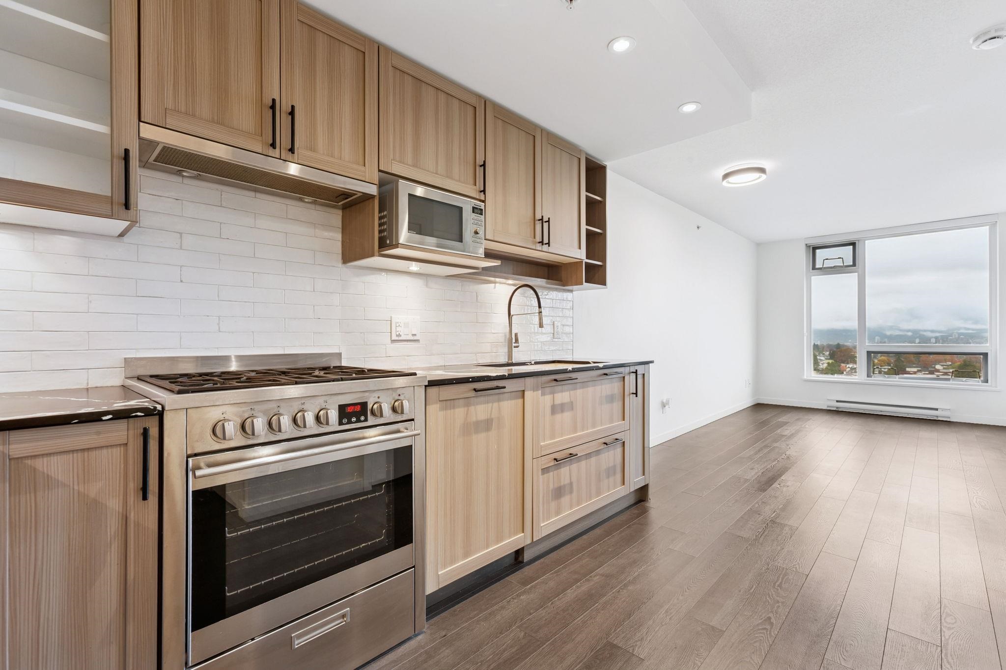 2003 5515 BOUNDARY ROAD Unit: 2003