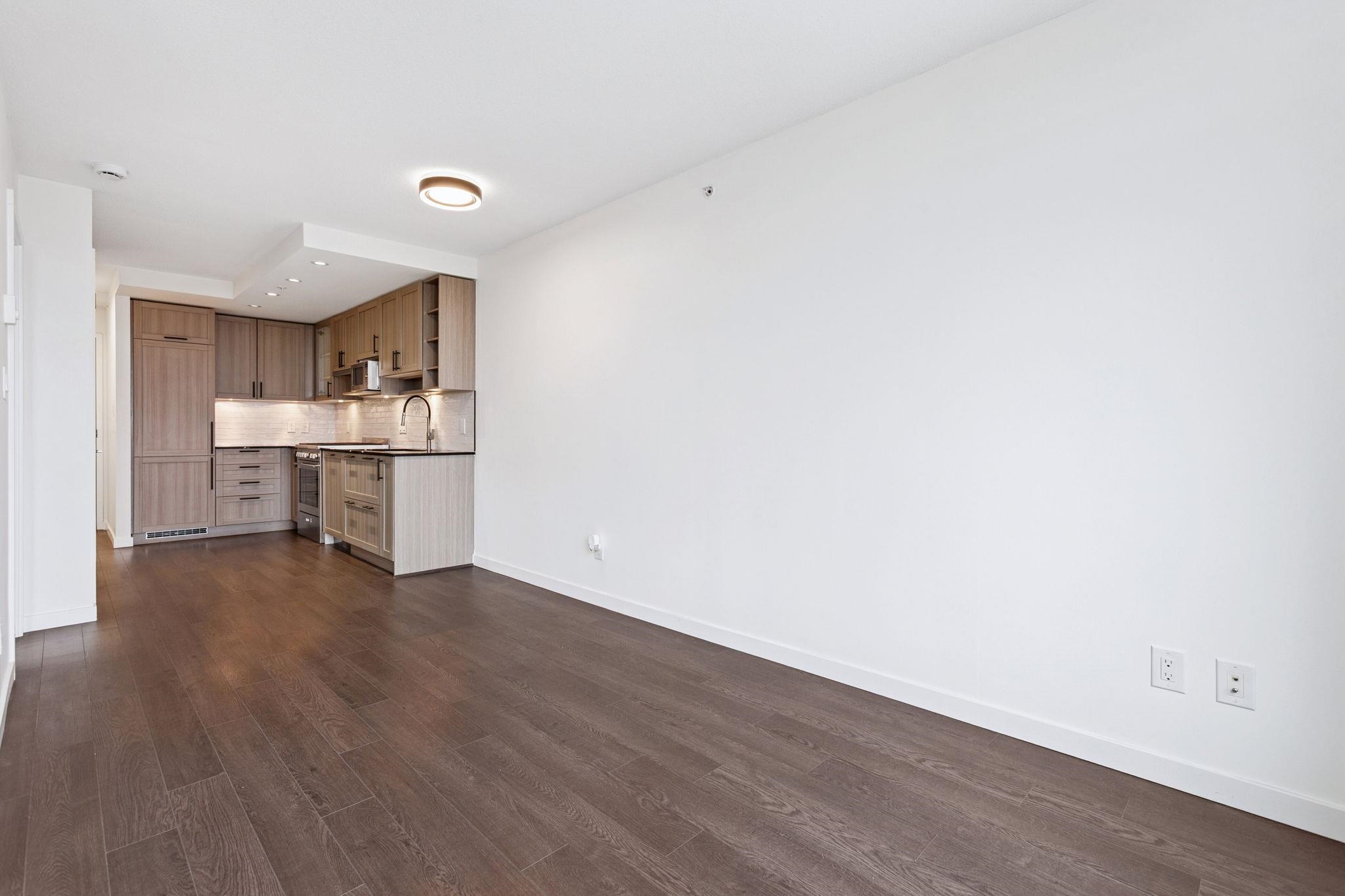 2003 5515 BOUNDARY ROAD Unit: 2003