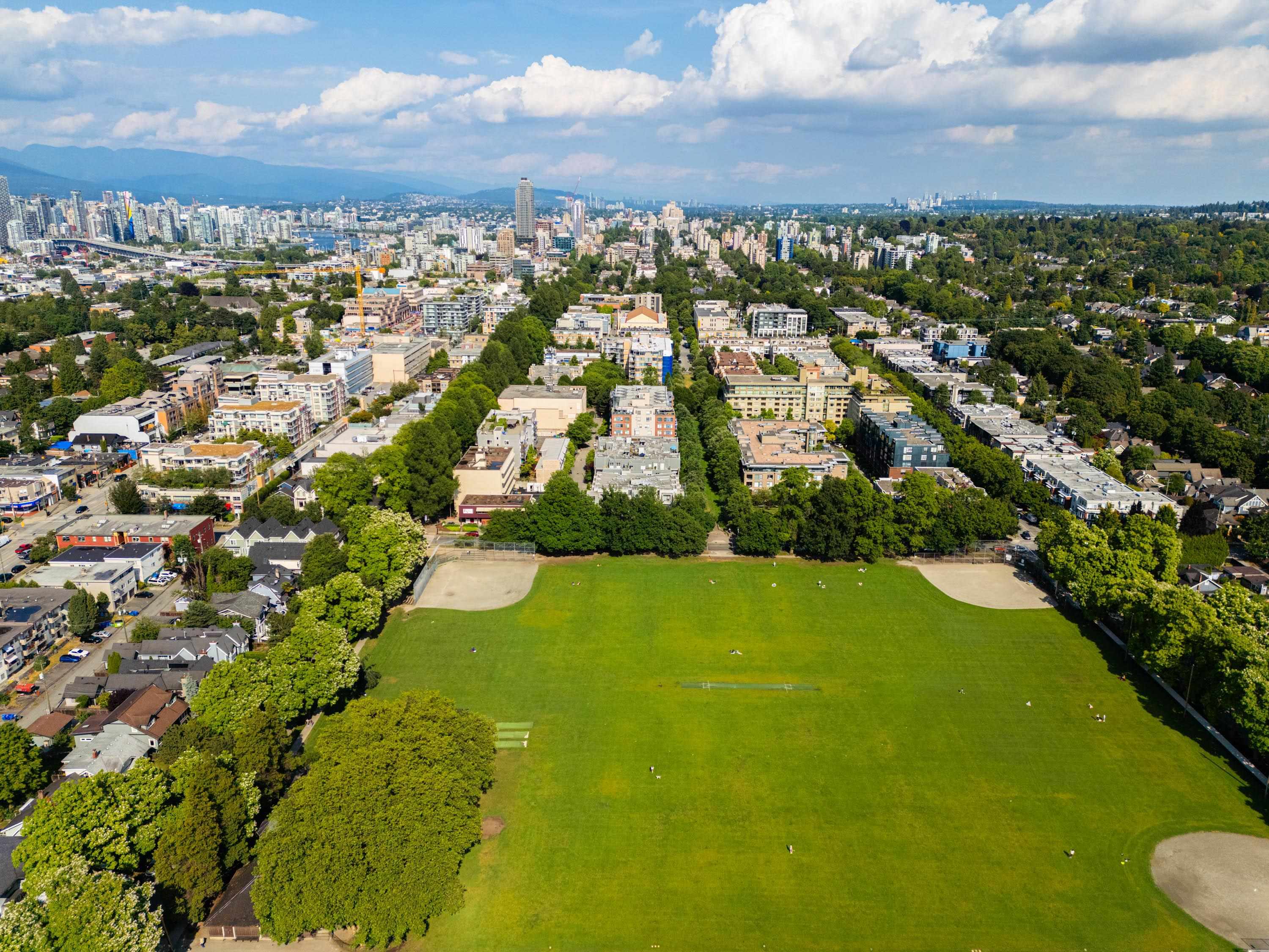 404 2688 VINE STREET Unit: 404