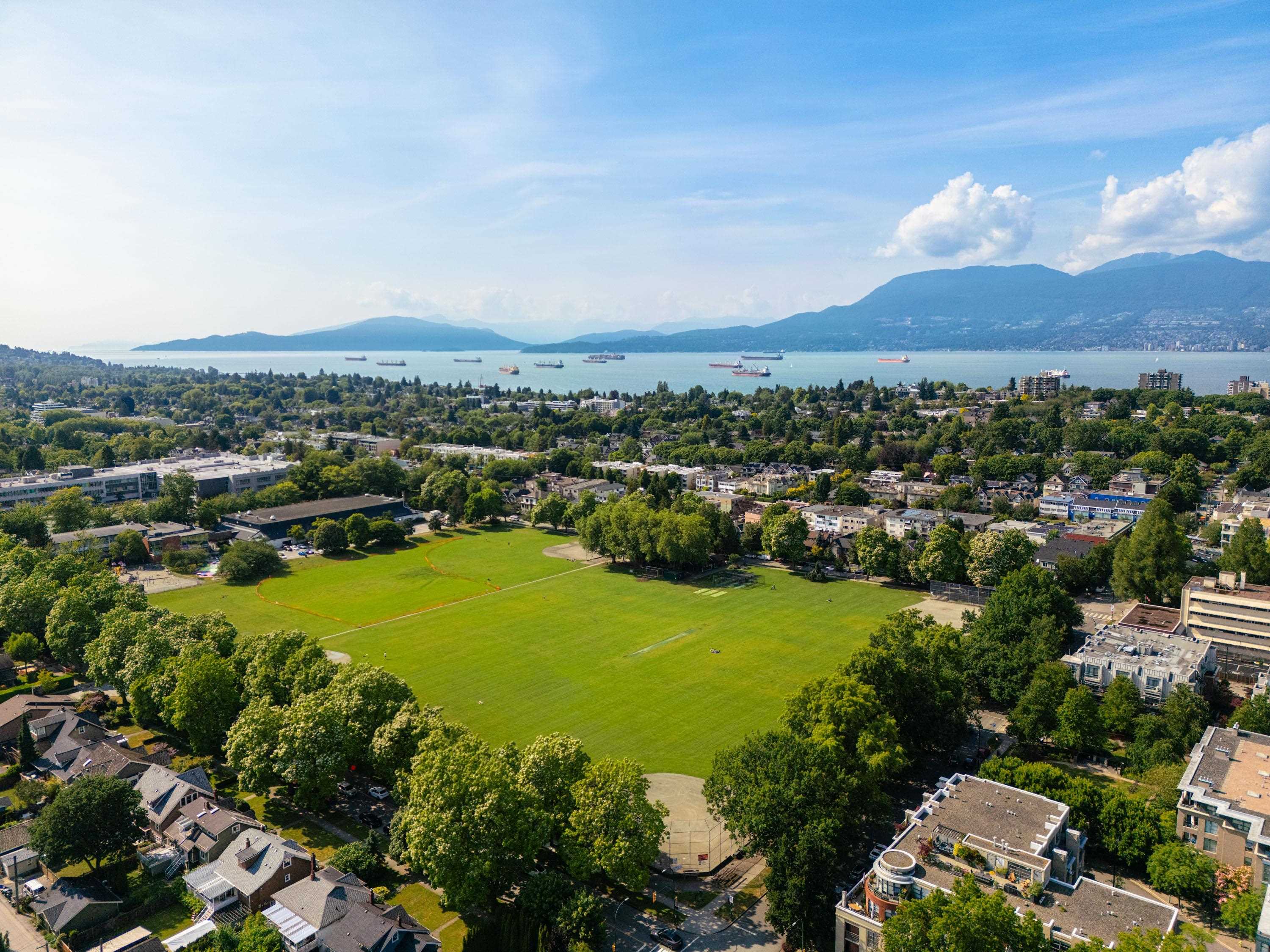 404 2688 VINE STREET Unit: 404