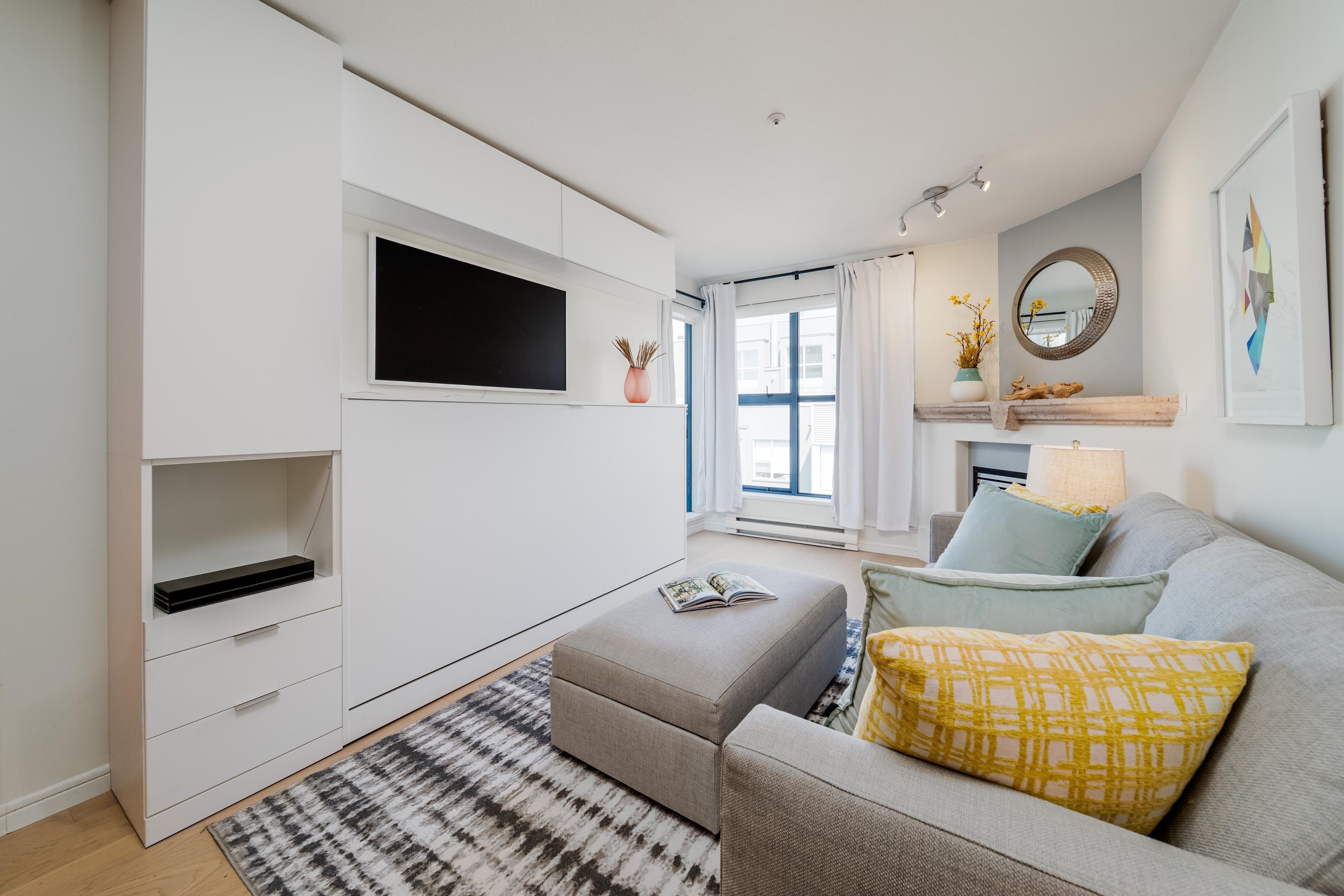 404 2688 VINE STREET Unit: 404