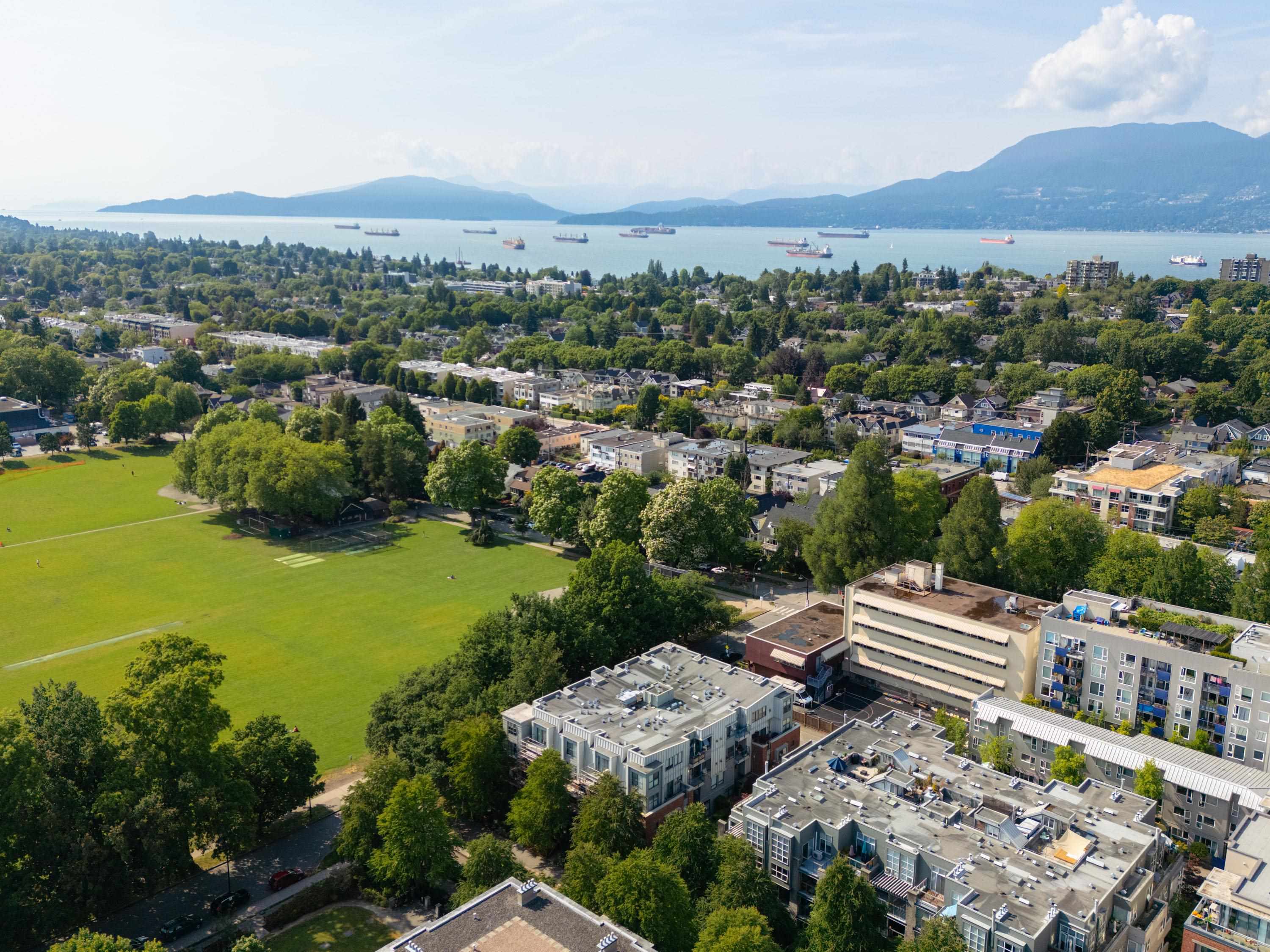 404 2688 VINE STREET Unit: 404