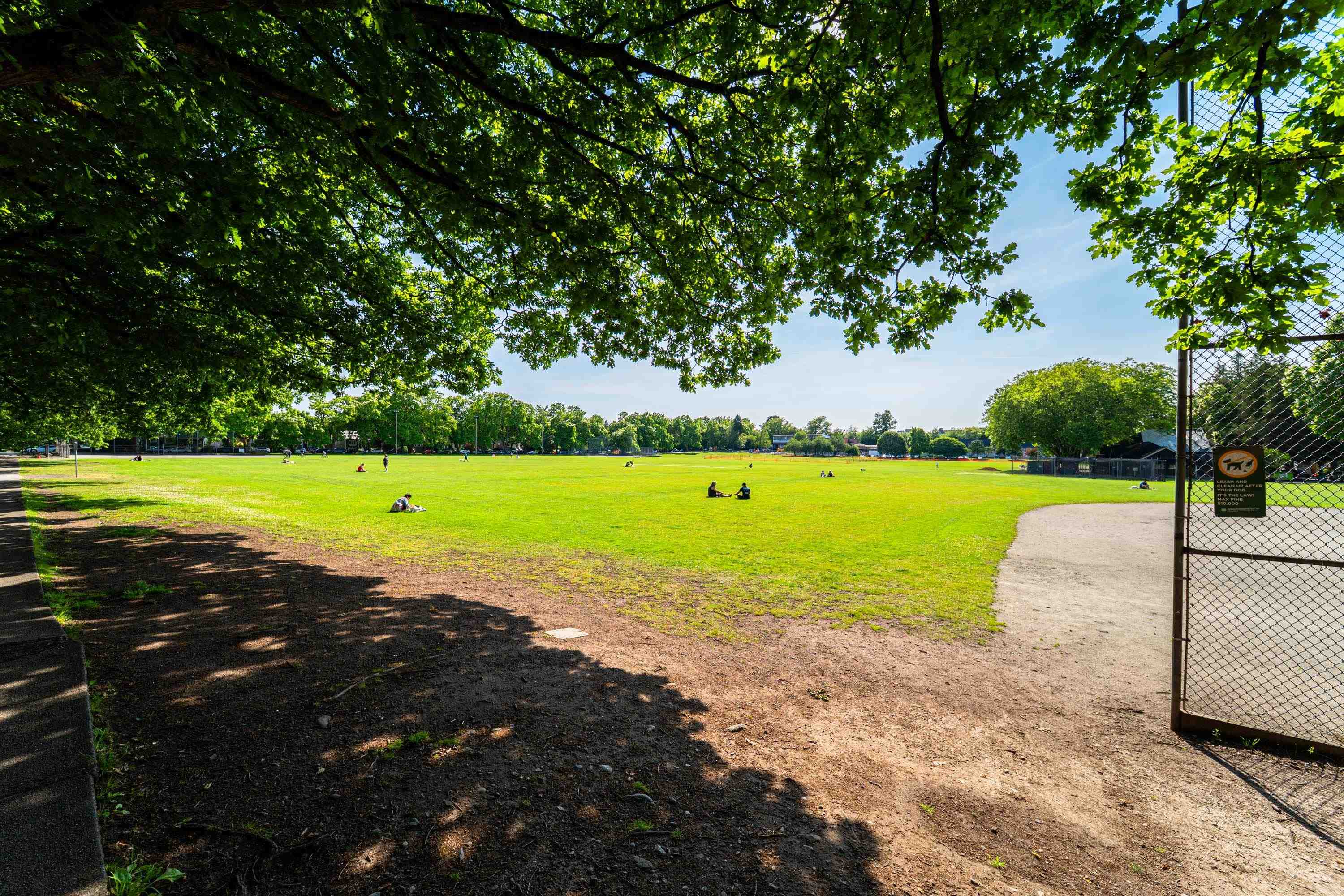 404 2688 VINE STREET Unit: 404