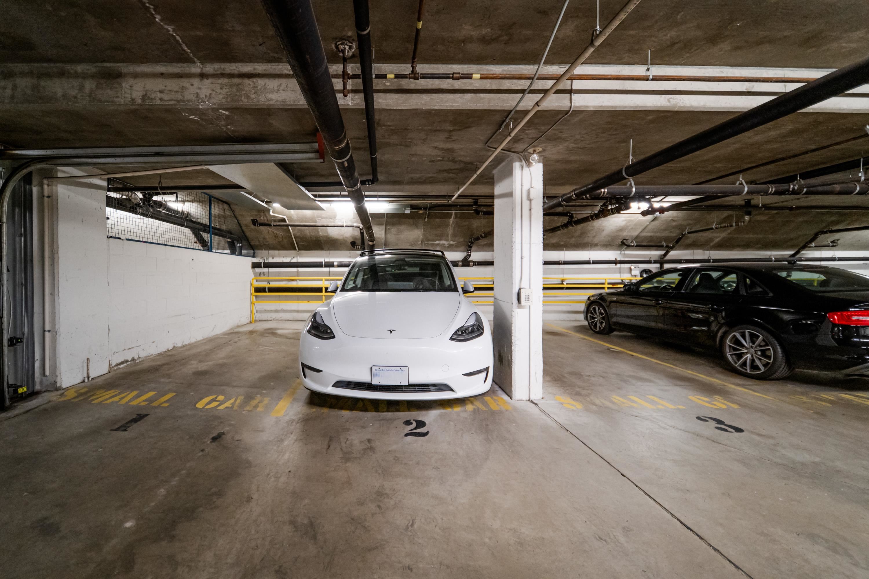 404 2688 VINE STREET Unit: 404