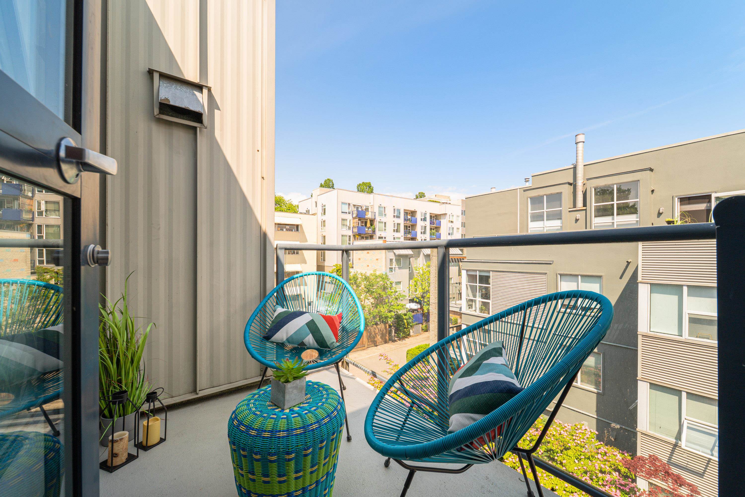 404 2688 VINE STREET Unit: 404