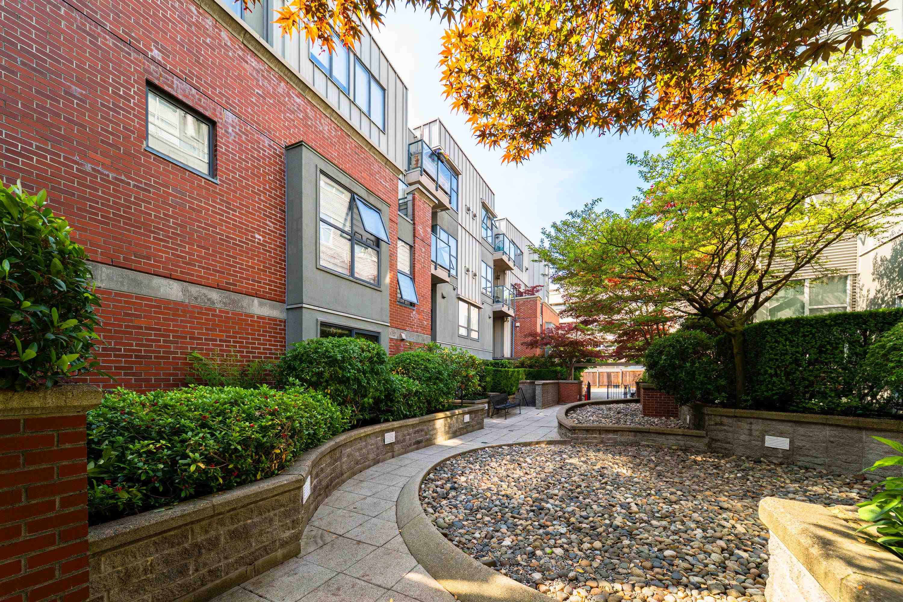 404 2688 VINE STREET Unit: 404