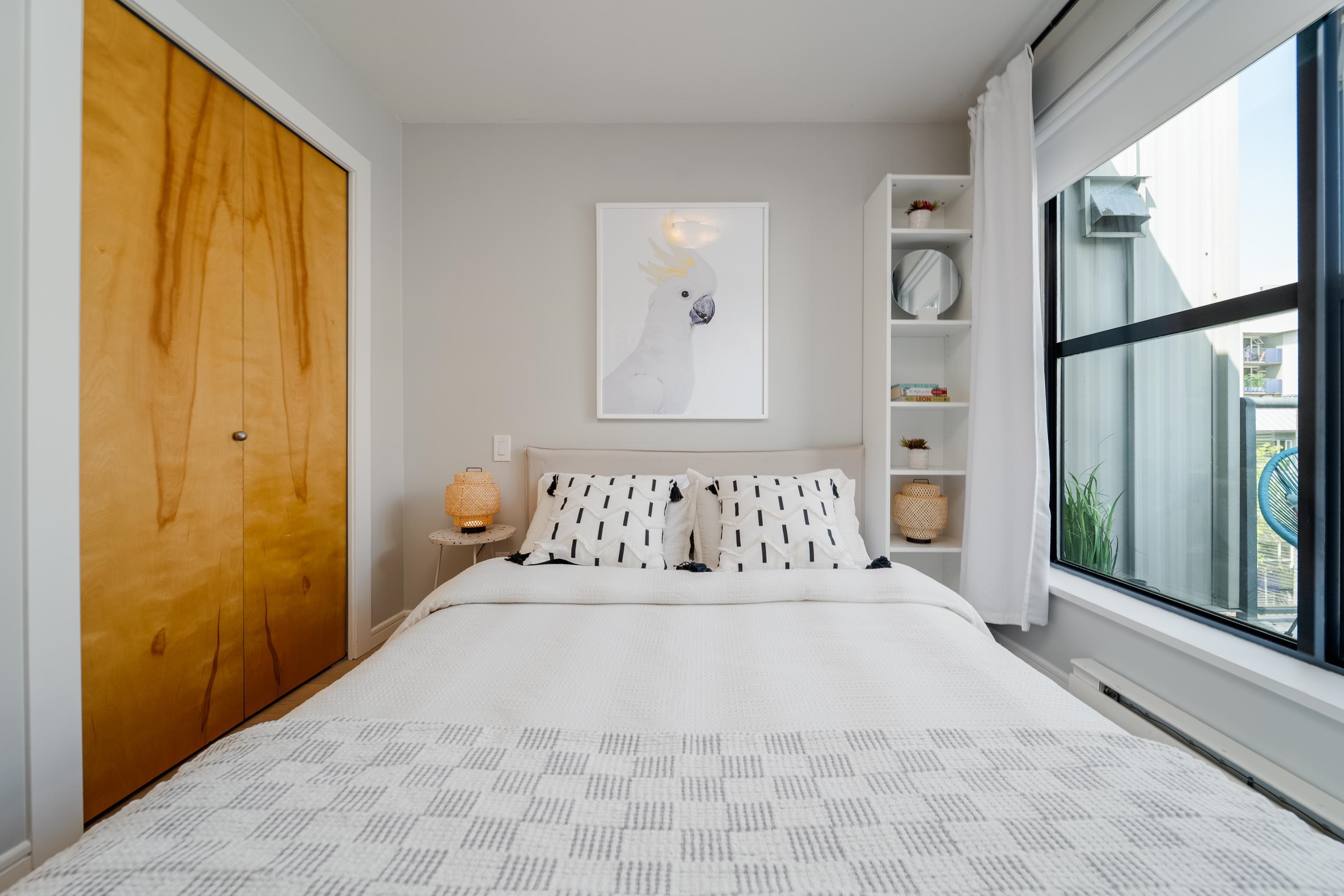 404 2688 VINE STREET Unit: 404