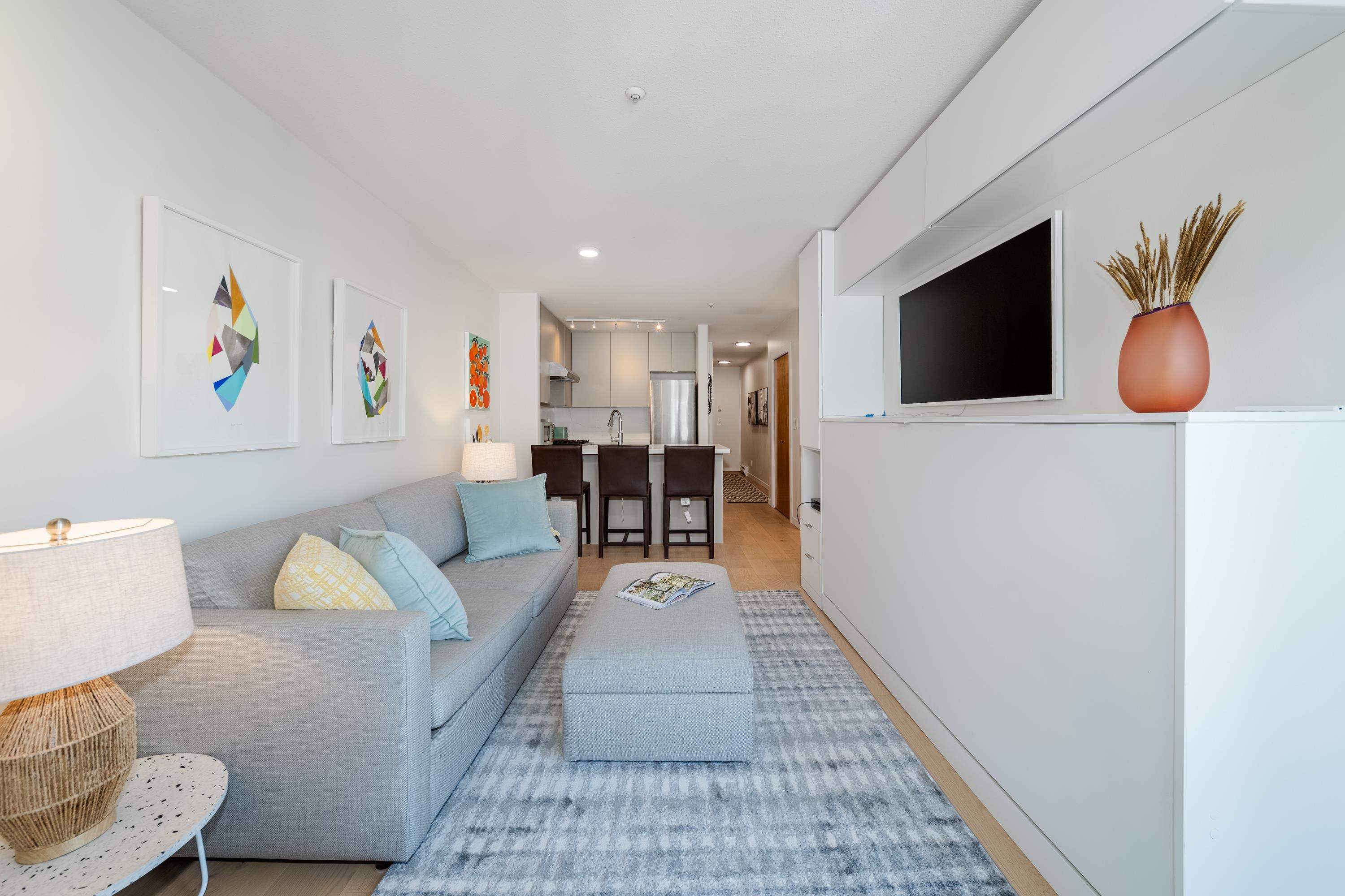 404 2688 VINE STREET Unit: 404