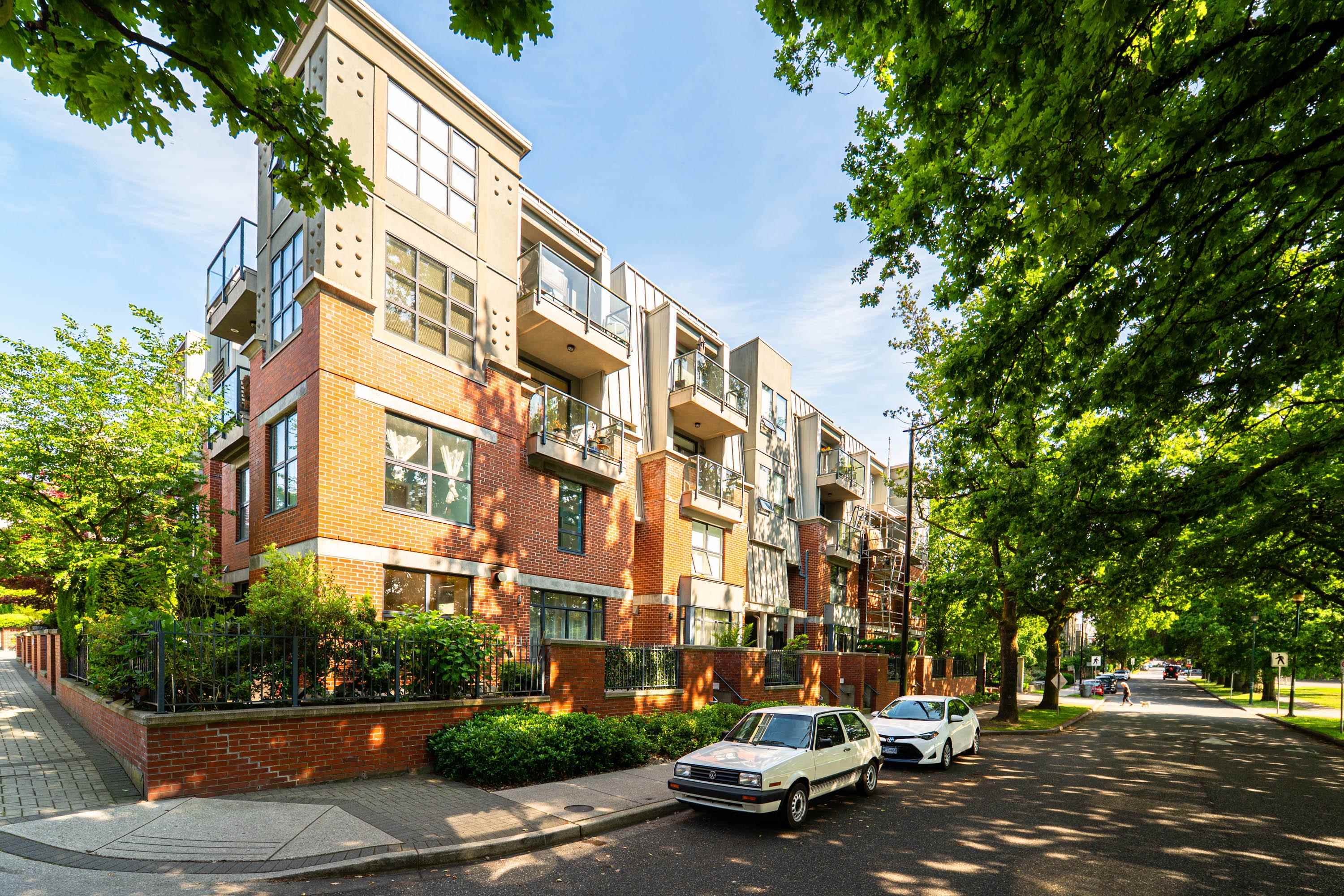 404 2688 VINE STREET Unit: 404