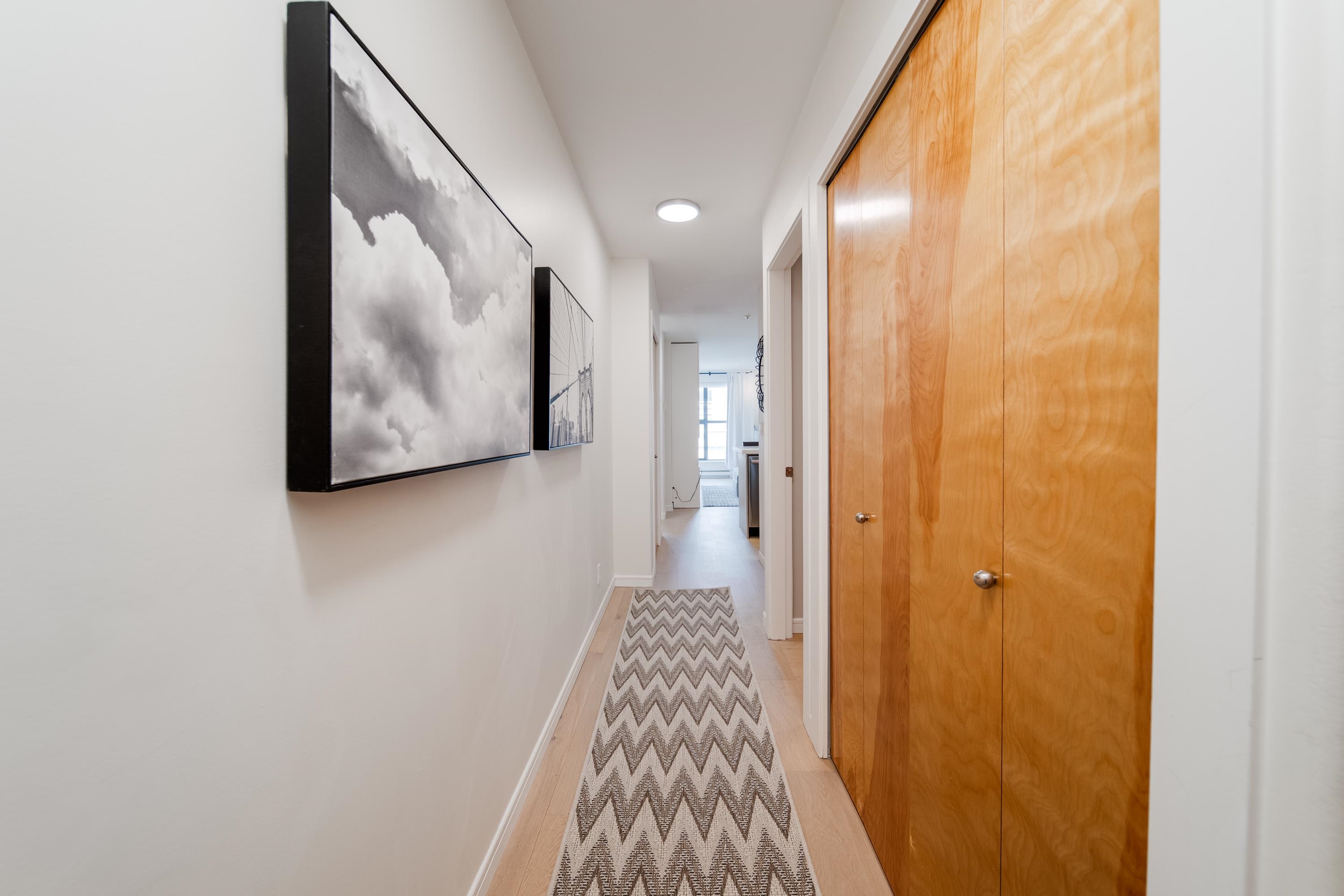 404 2688 VINE STREET Unit: 404