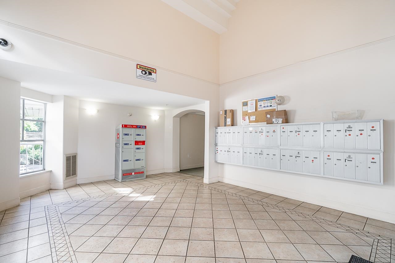 106 3628 RAE AVENUE Unit: 106