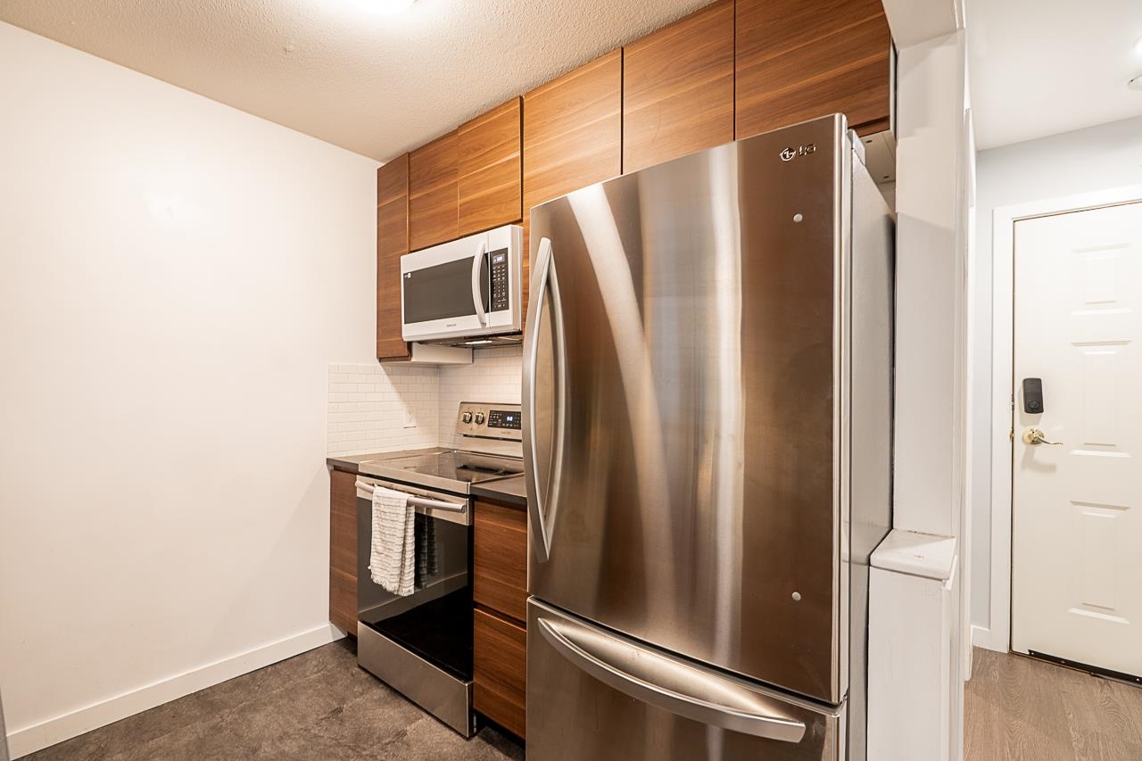 106 3628 RAE AVENUE Unit: 106