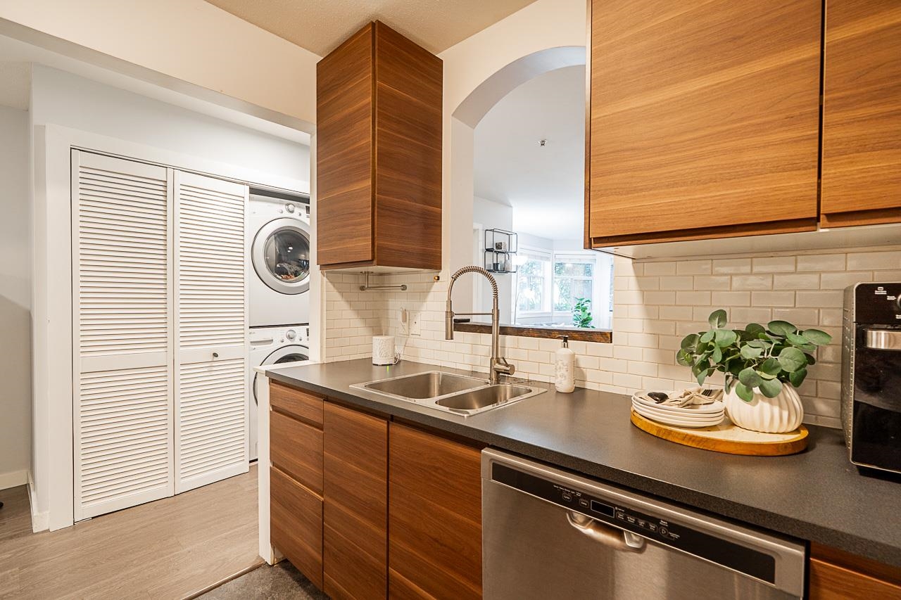 106 3628 RAE AVENUE Unit: 106