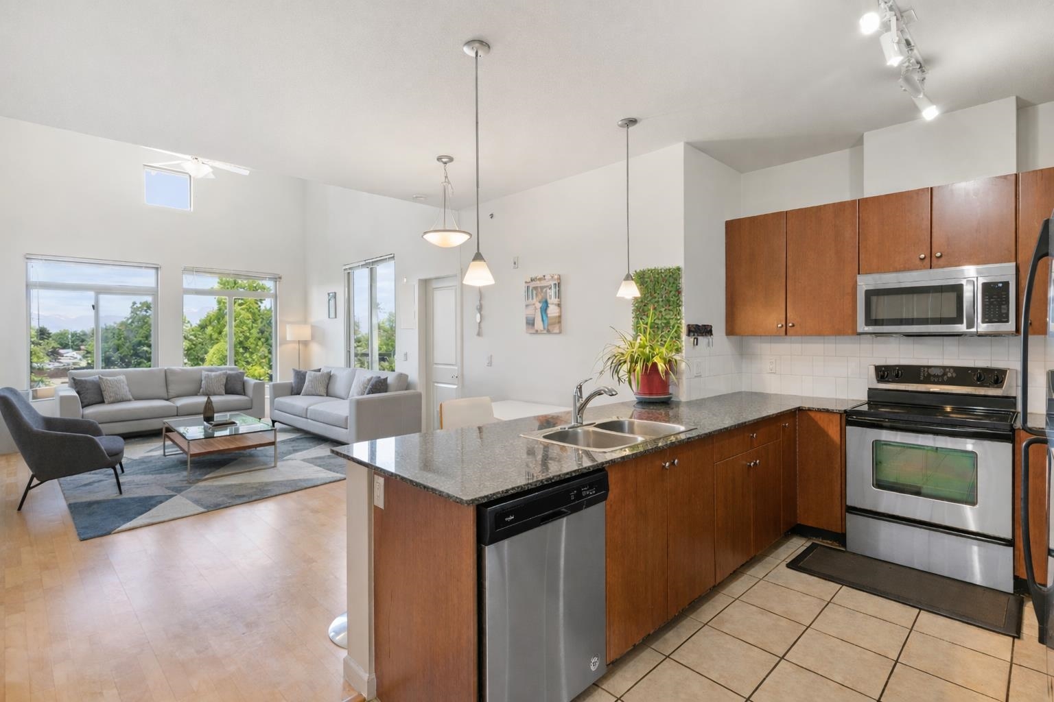 415 10180 153 STREET Unit: 415