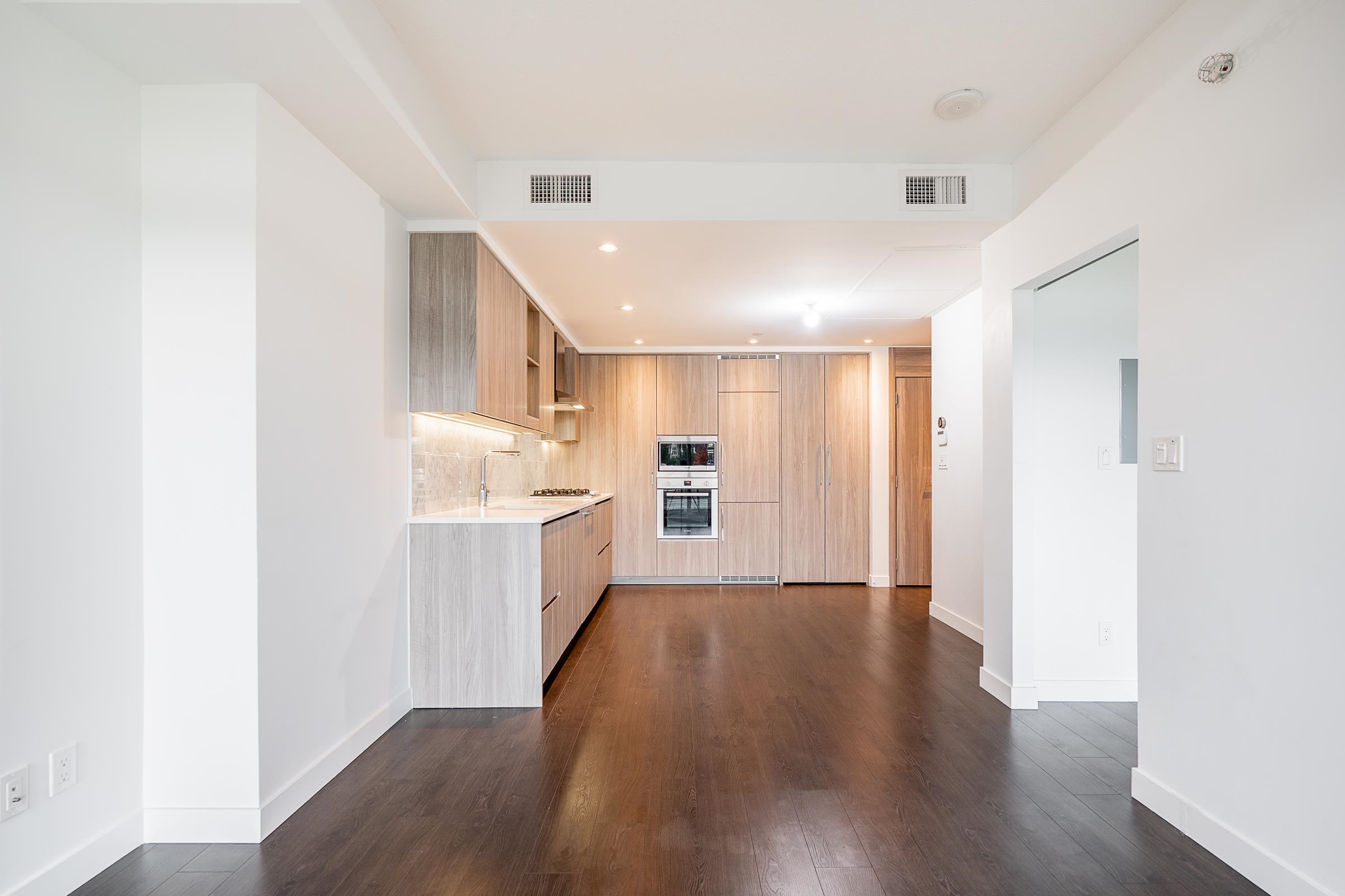 306 4730 LOUGHEED HIGHWAY Unit: 306