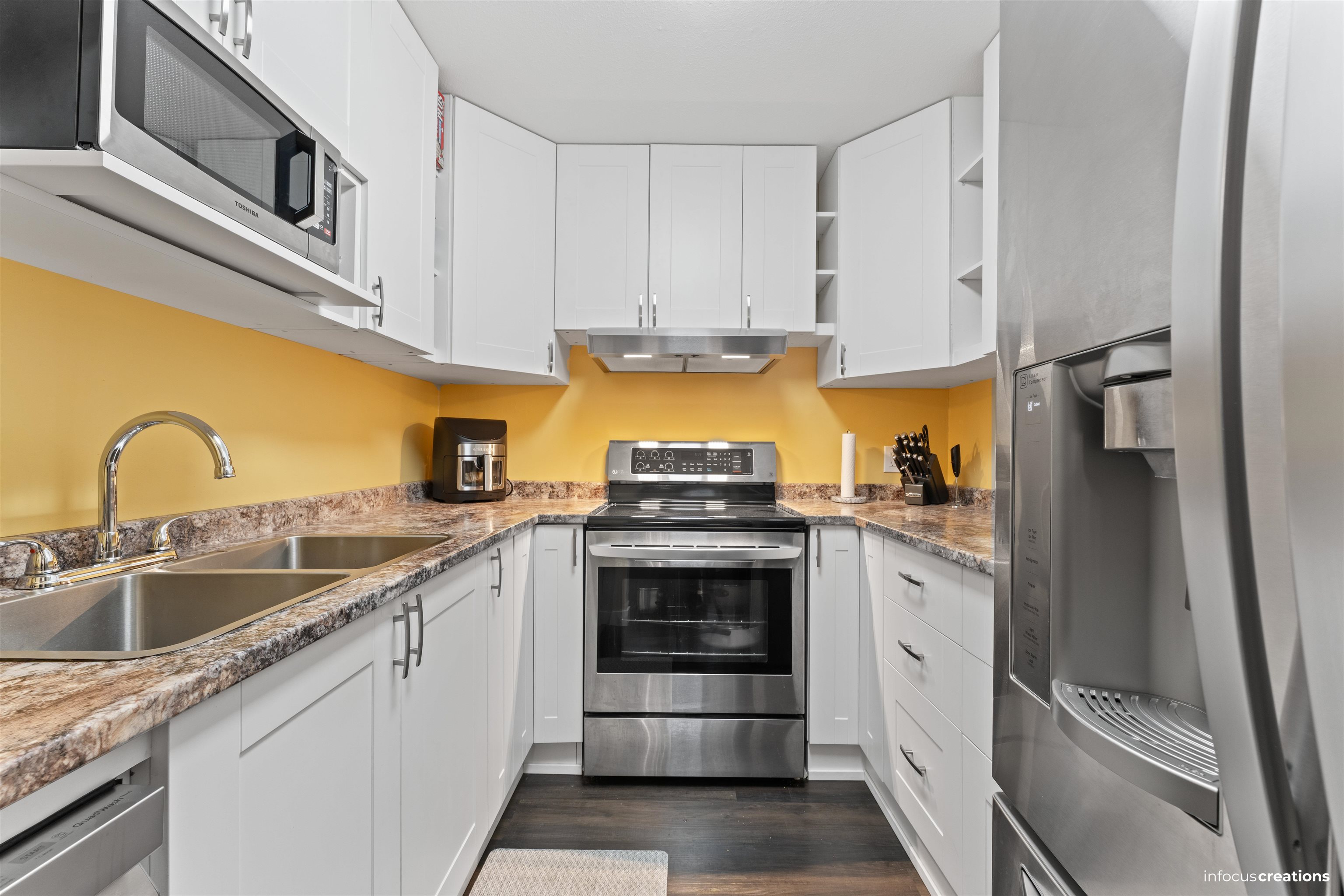 22 8975 MARY STREET Unit: 22