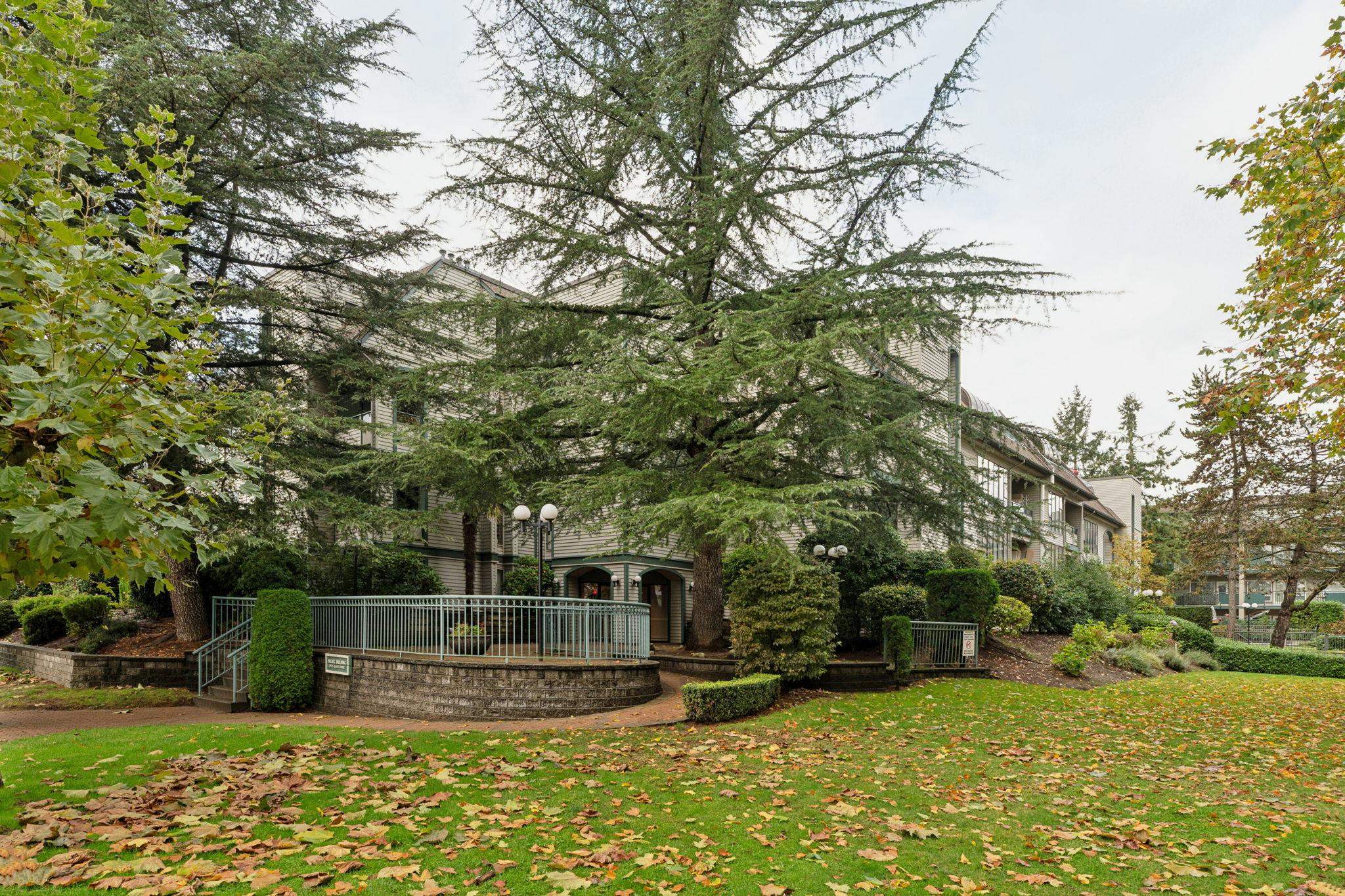 114 2959 GLEN DRIVE Unit: 114