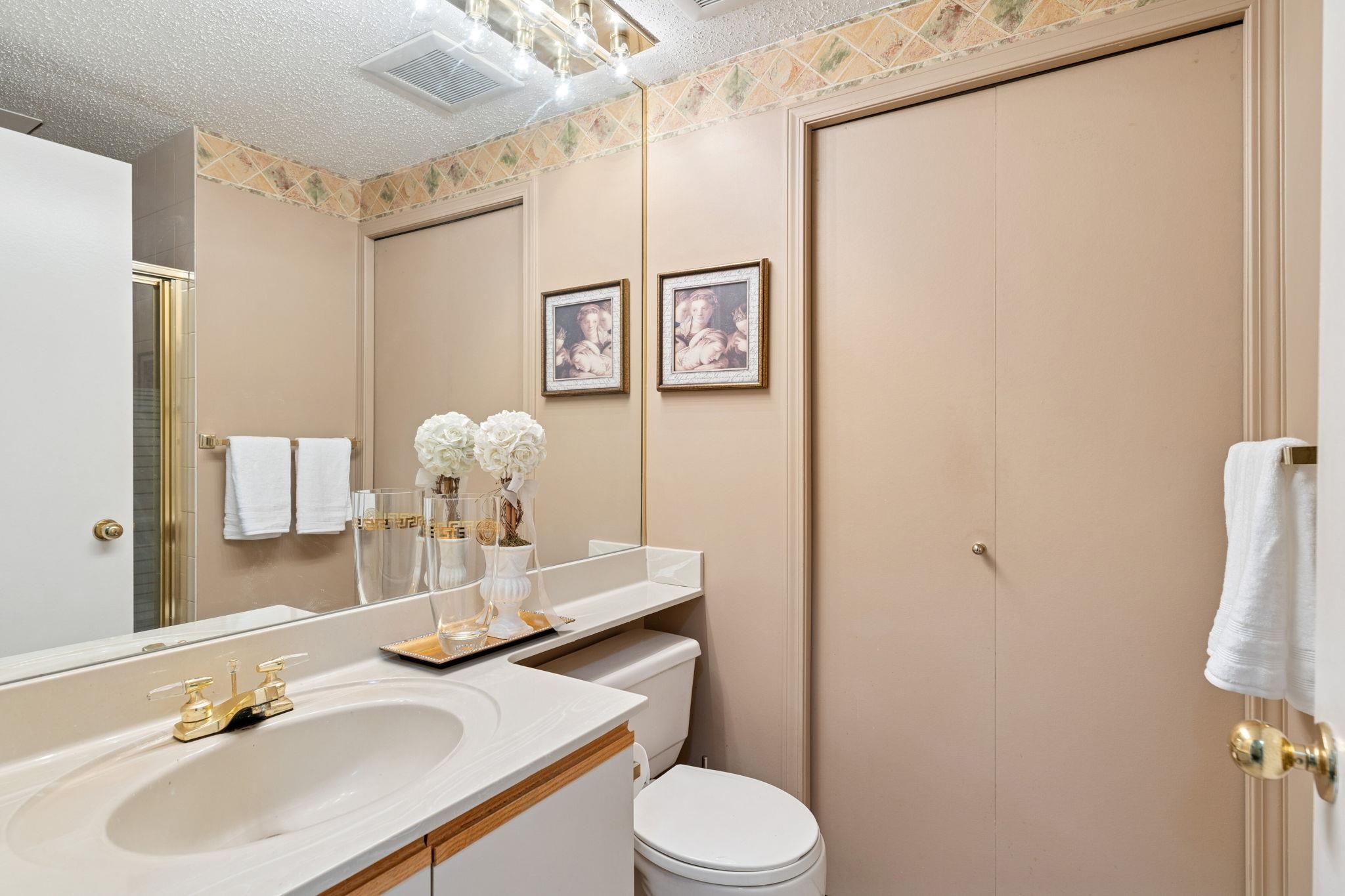 114 2959 GLEN DRIVE Unit: 114