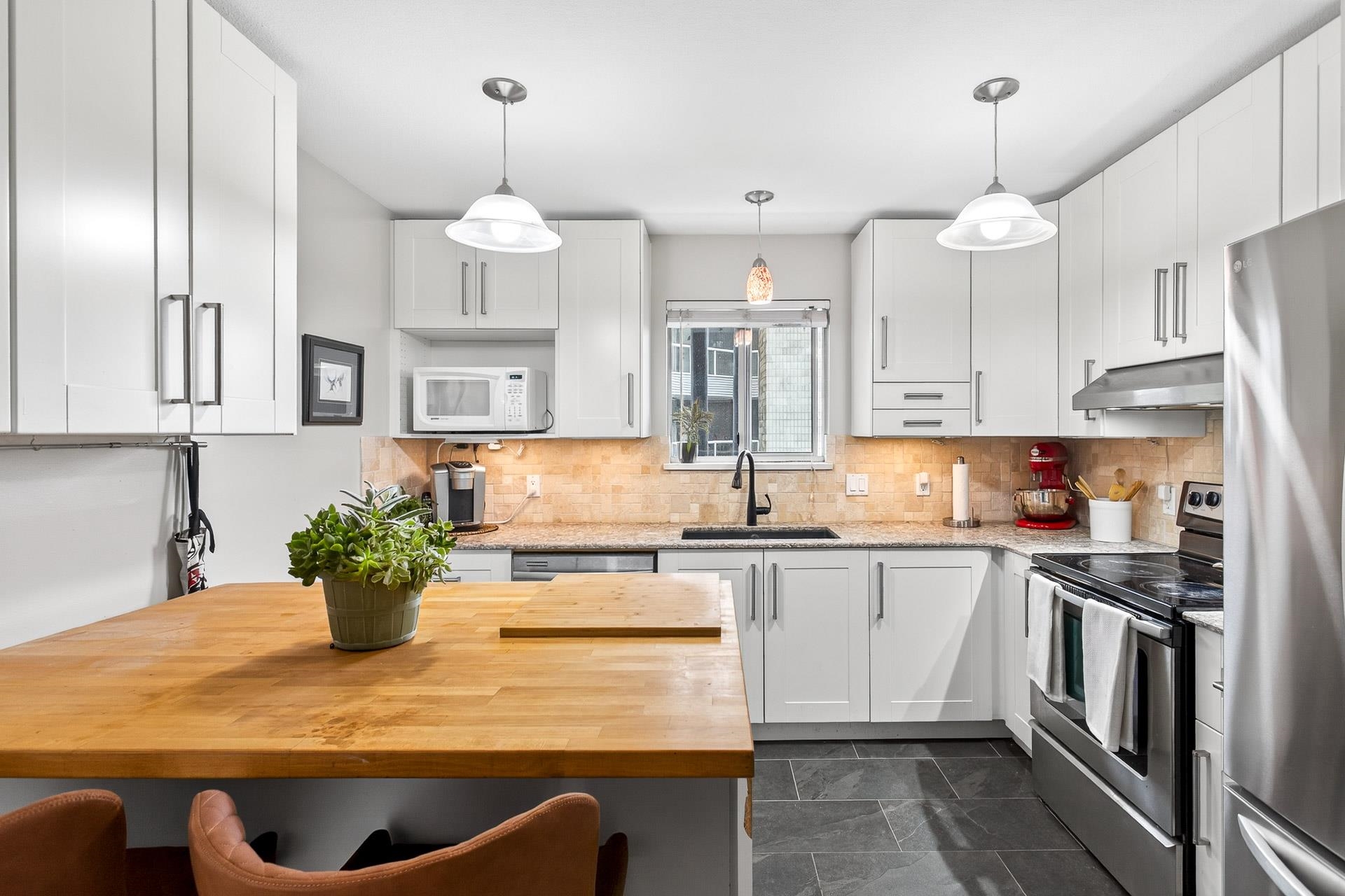 305 2733 ATLIN PLACE Unit: 305