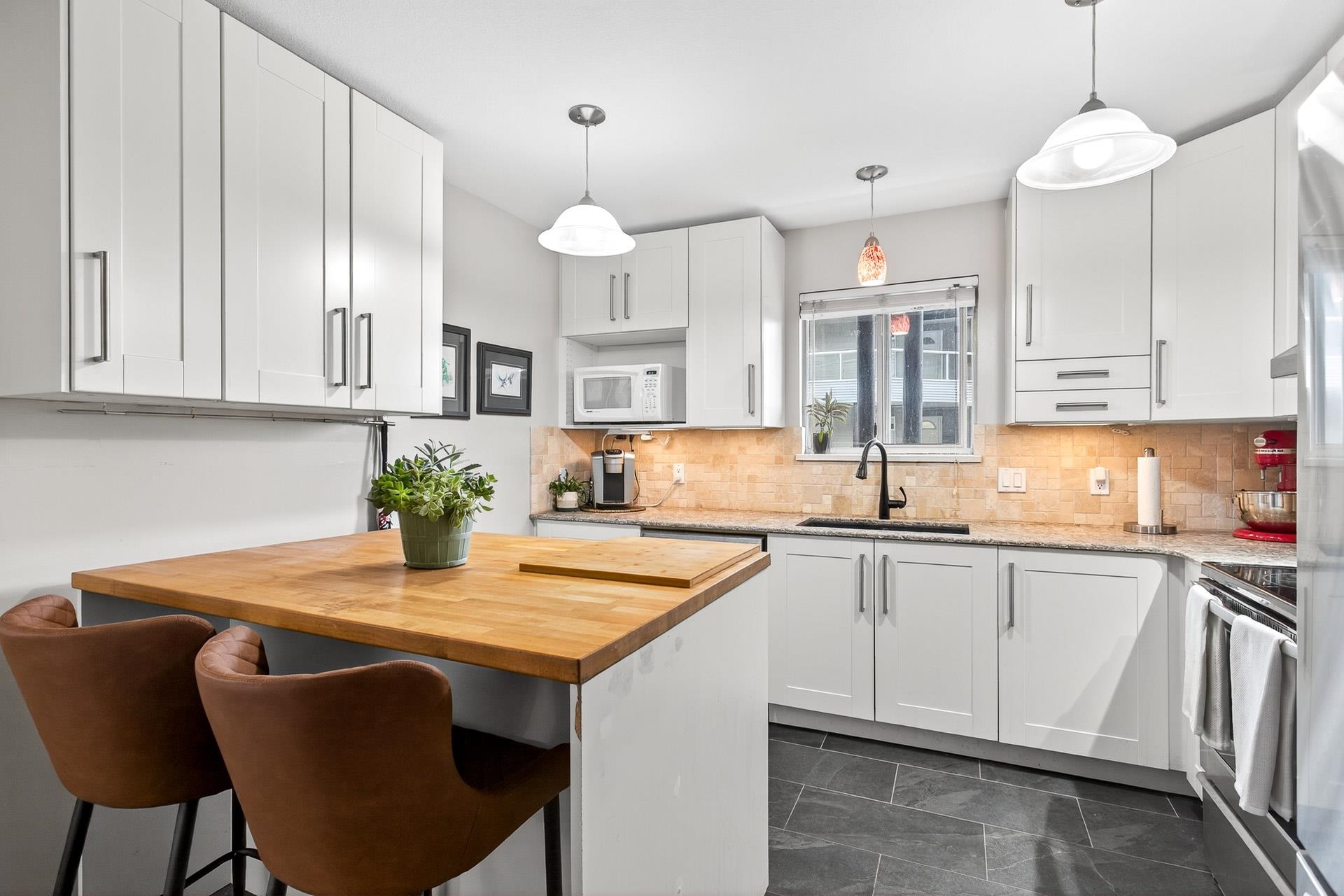 305 2733 ATLIN PLACE Unit: 305