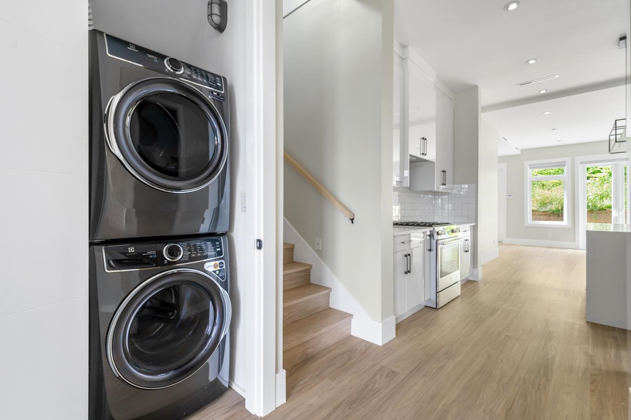 1 4096 NITHSDALE STREET Unit: 1