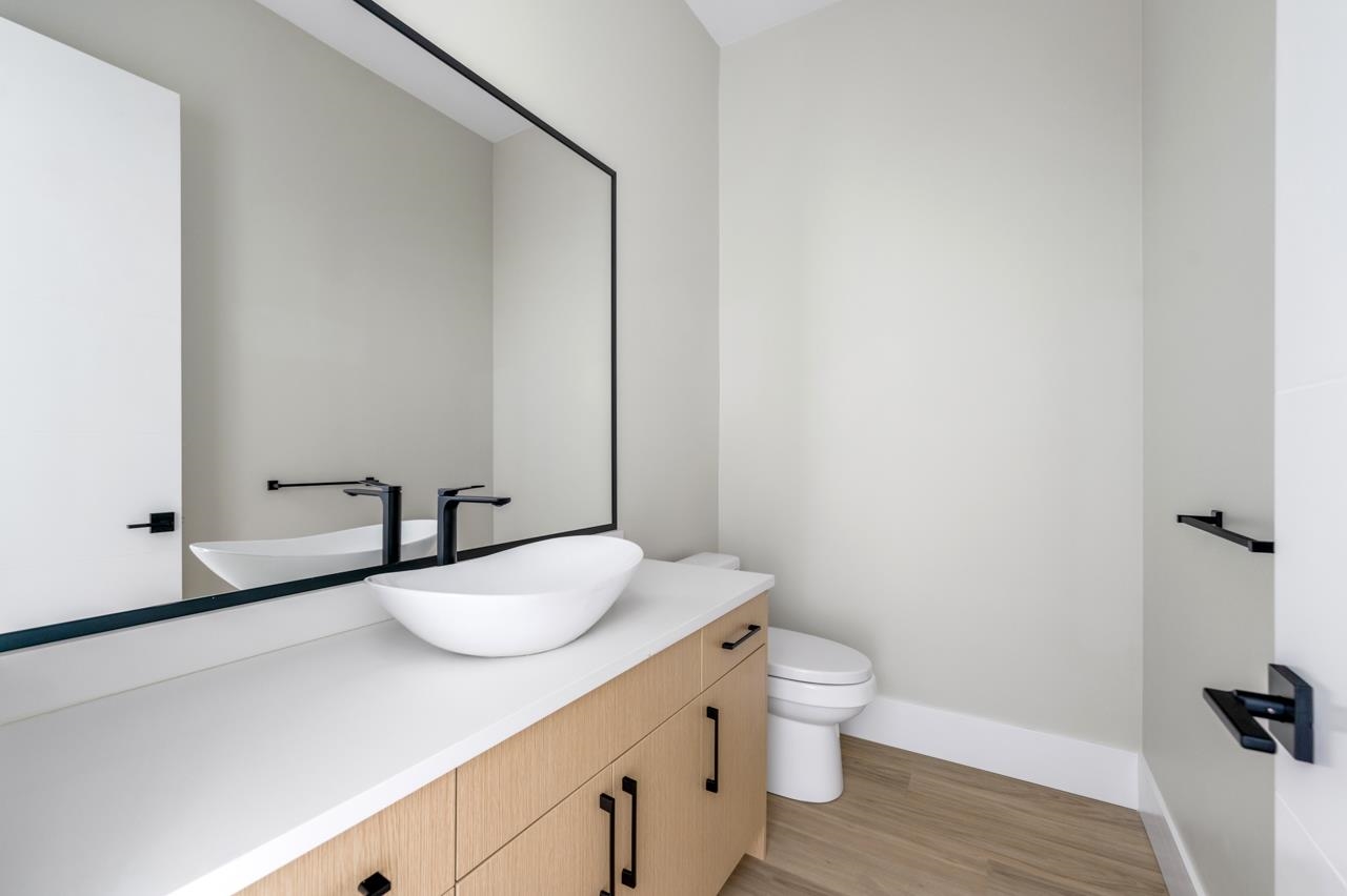 1 4096 NITHSDALE STREET Unit: 1