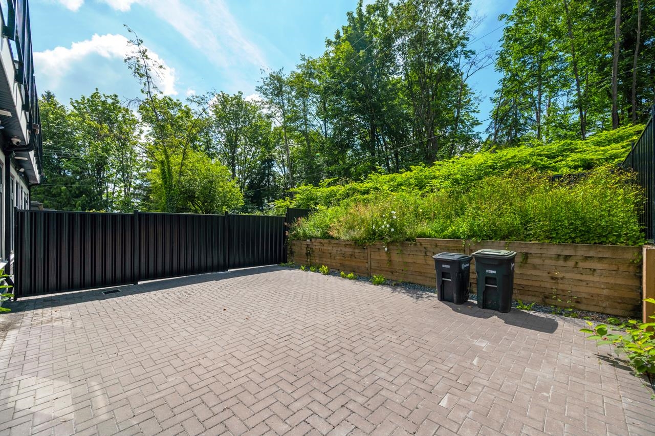 1 4096 NITHSDALE STREET Unit: 1